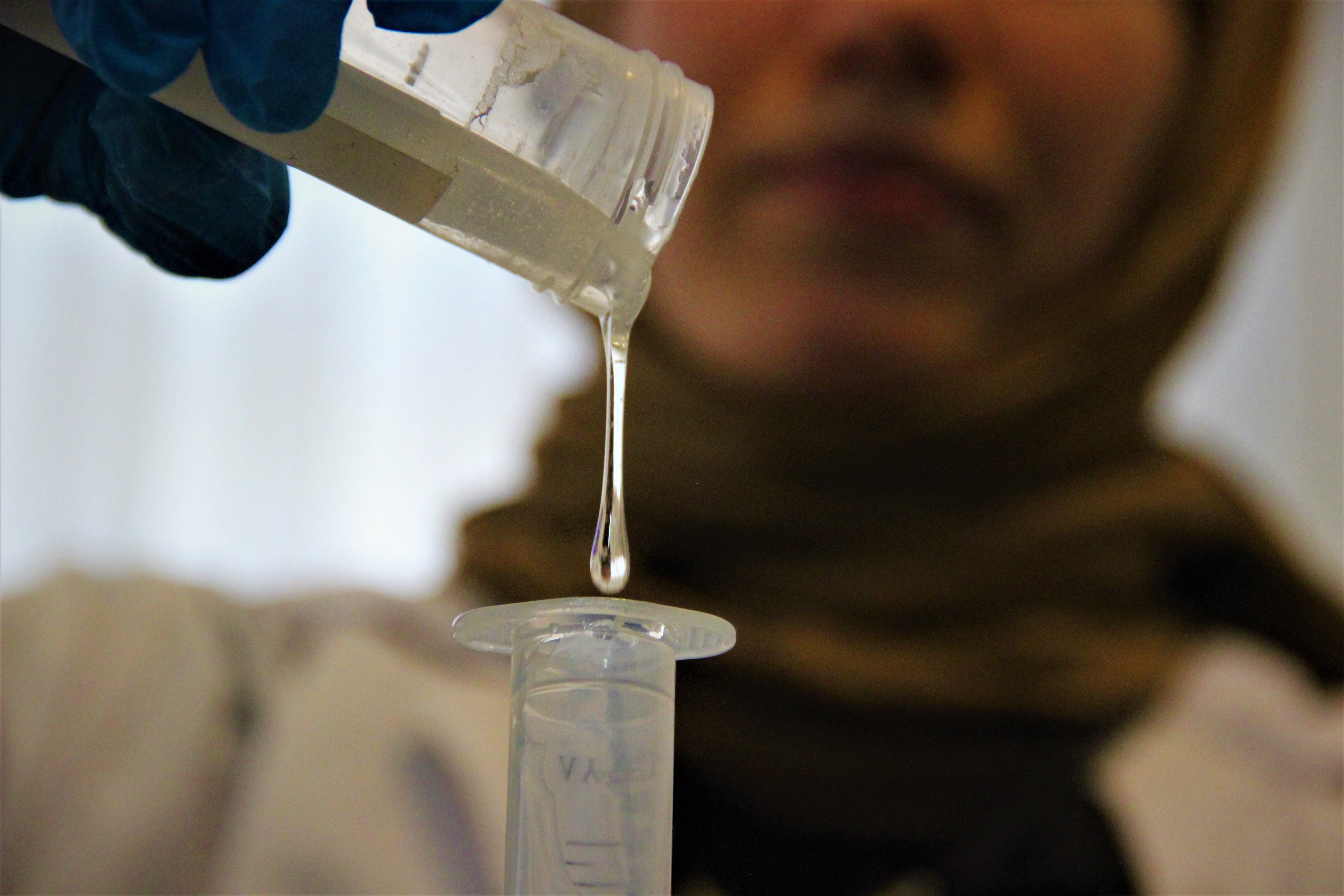 Evindeki laboratuvarda geliştirdiği cihaz hastalıklara umut olacak