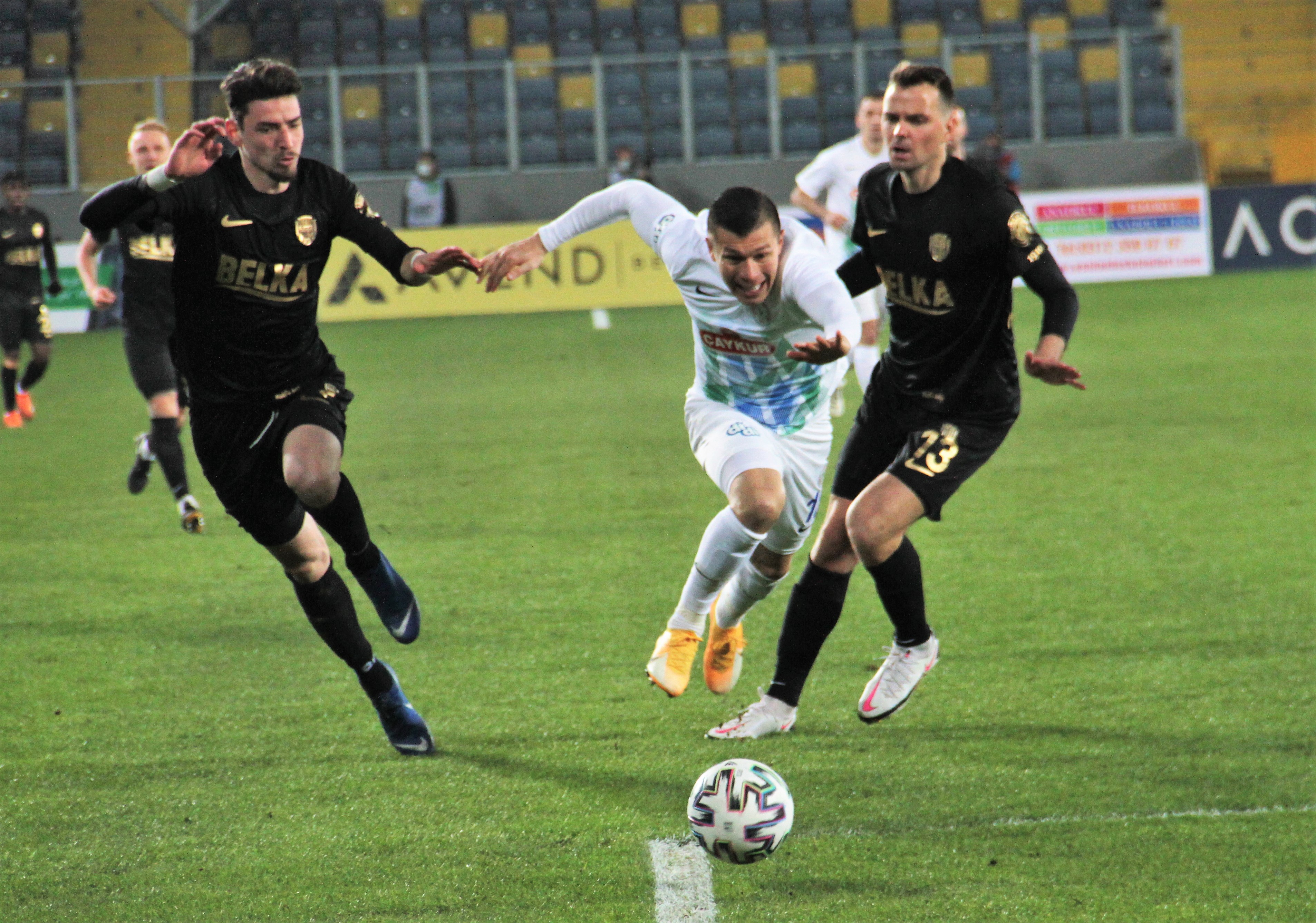 Ankaragücü ile Çaykur Rizespor puanları paylaştı