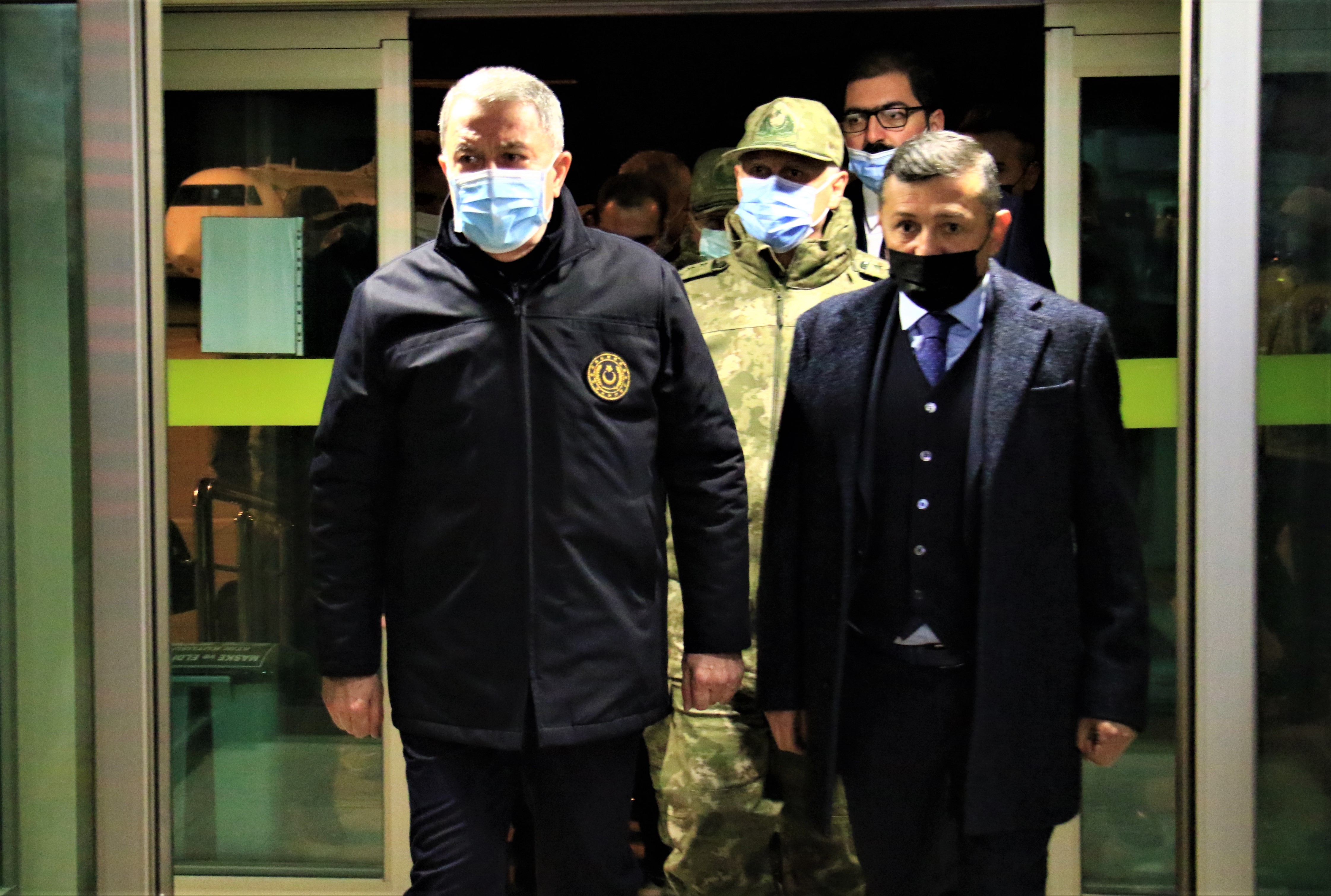 Bitlis'te askeri helikopter düştü: 11 askerimiz şehit oldu