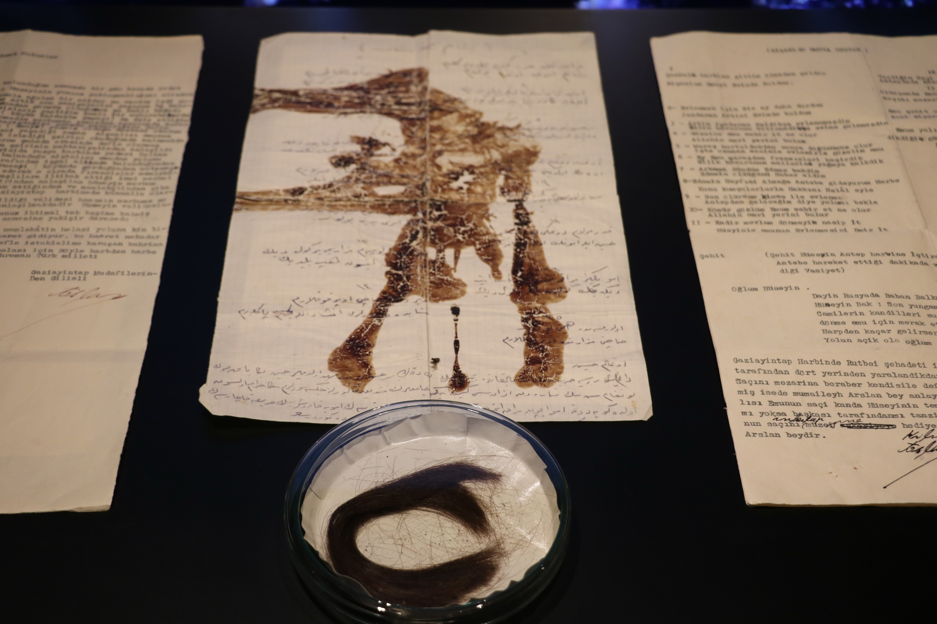 Askıda kalan yüz yıllık kanlı aşk mektubu