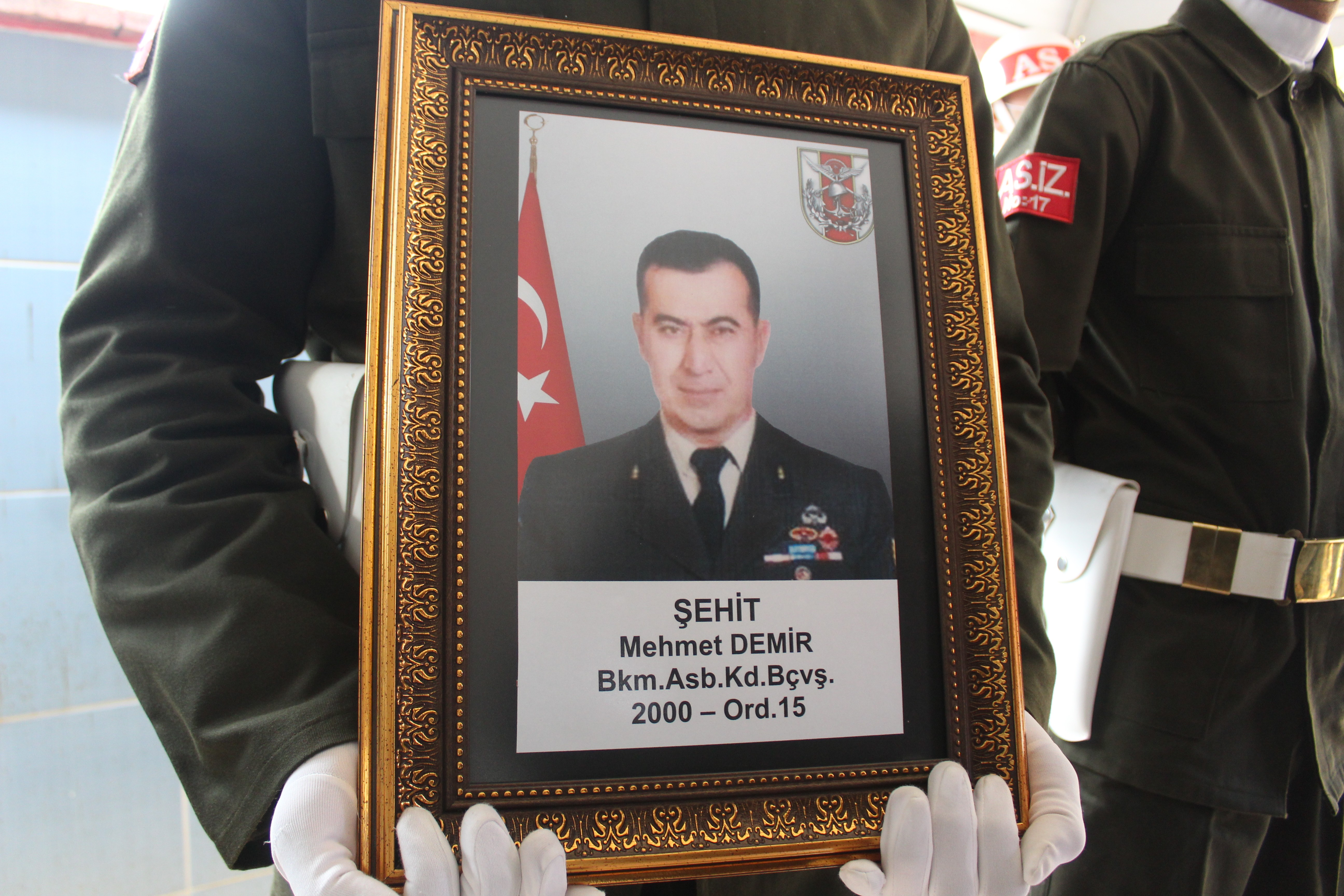 Şehit Astsubay Kıdemli Başçavuş Mehmet Demir son yolculuğuna uğurlandı