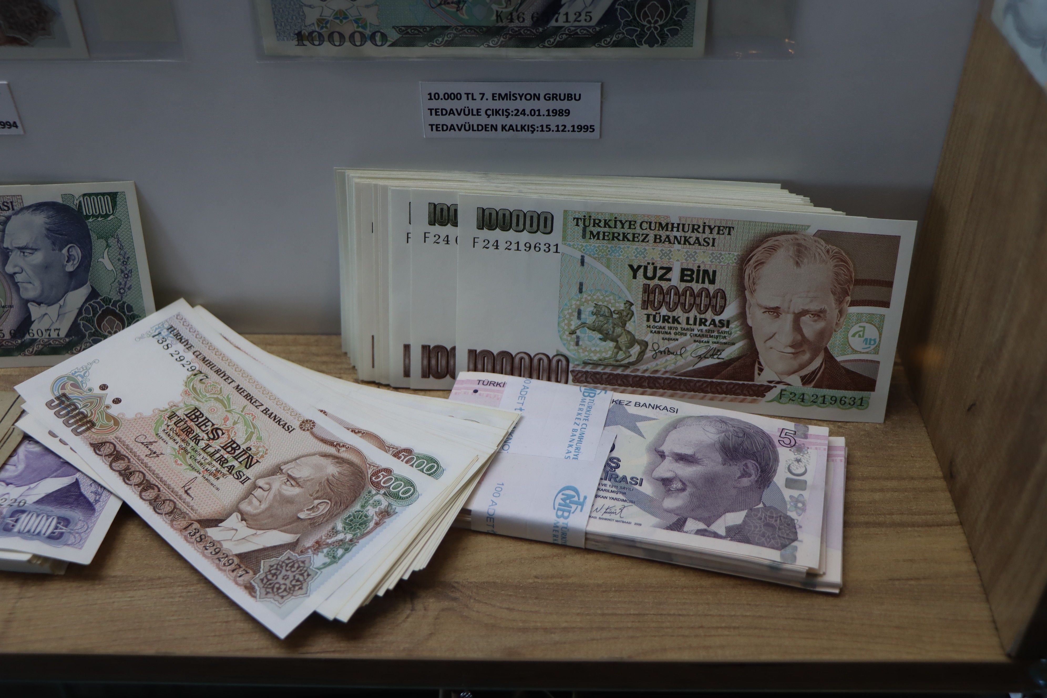 39 yılda 100 kilo madeni para ile 15 bin banknot topladı