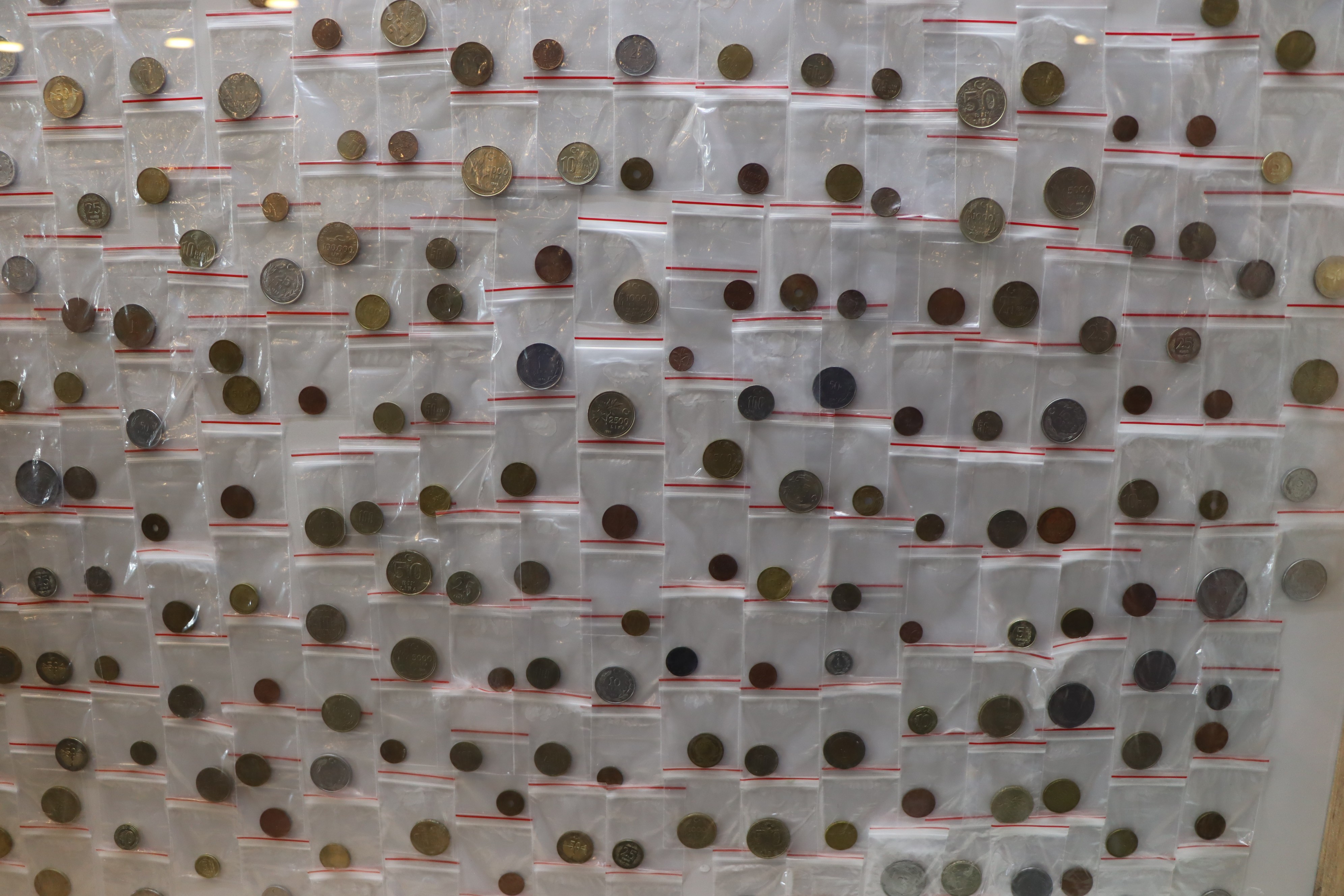 39 yılda 100 kilo madeni para ile 15 bin banknot topladı