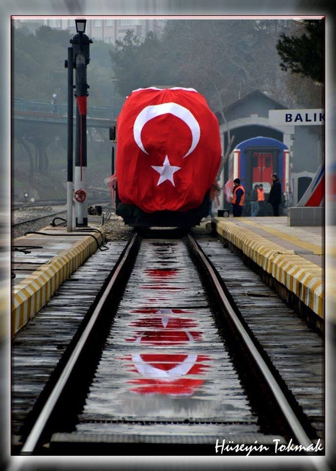 Atatürk'ü getiren trenin fotoğrafı tablo olarak işlendi