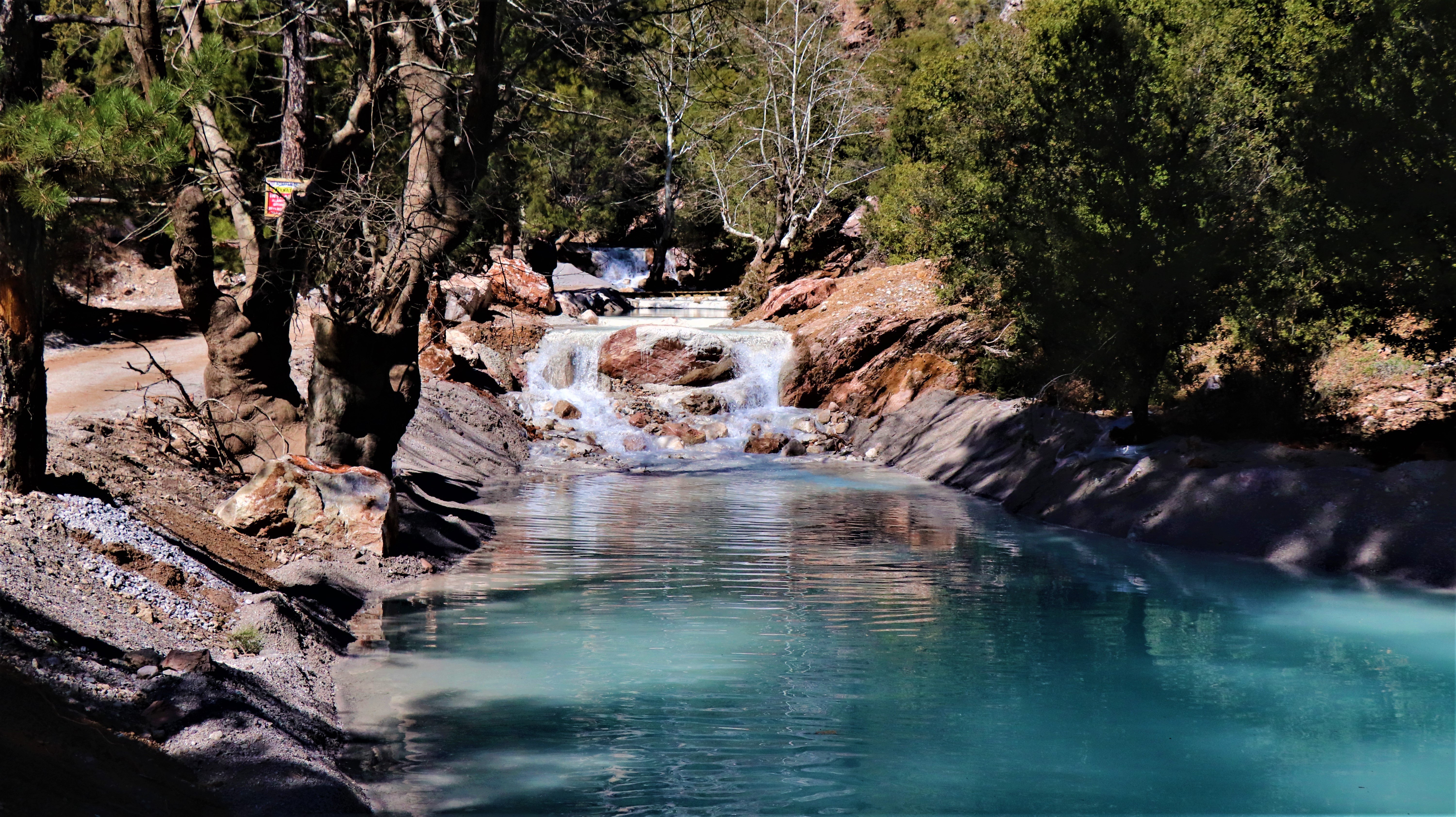 Türklere özgü turkuaz rengiyle ünlü Acıpayam Kanyonu turizme hazırlanıyor