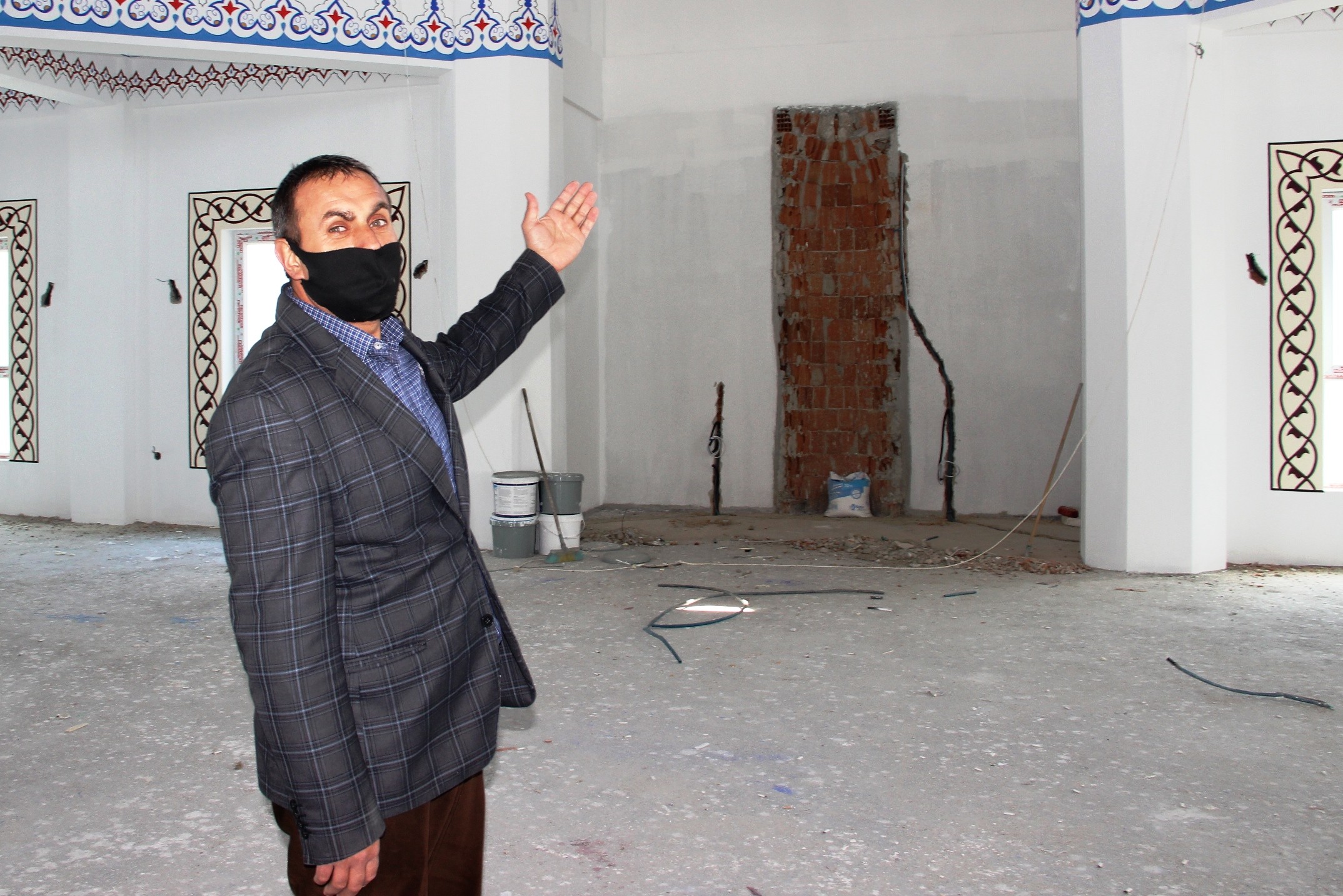 8 yıldır tamamlanamayan cami bölge halkını çileden çıkardı