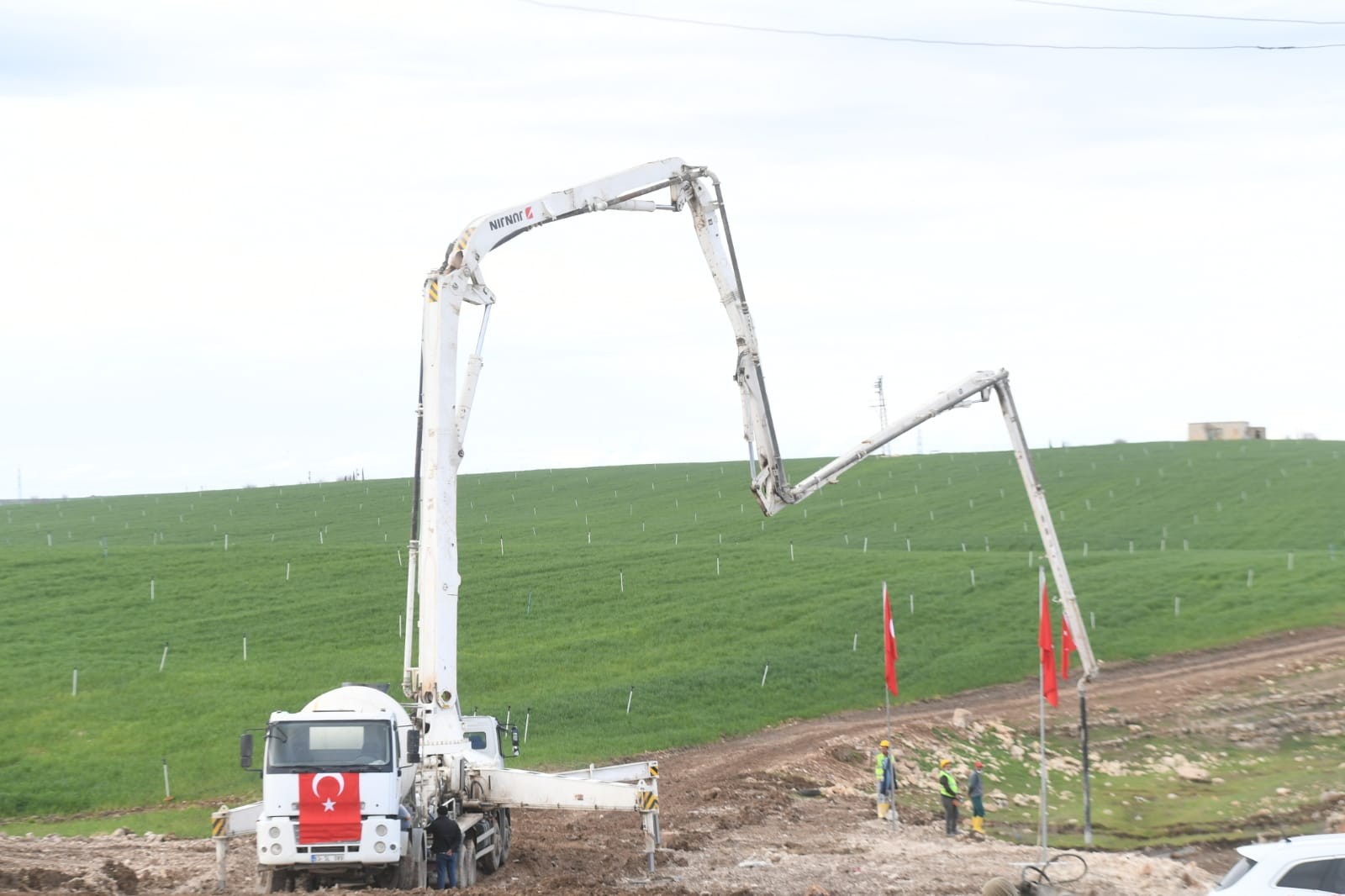 Bakan Karaismailoğlu, Ceylanpınar-Kızıltepe karayolunun temel atma törenine katıldı