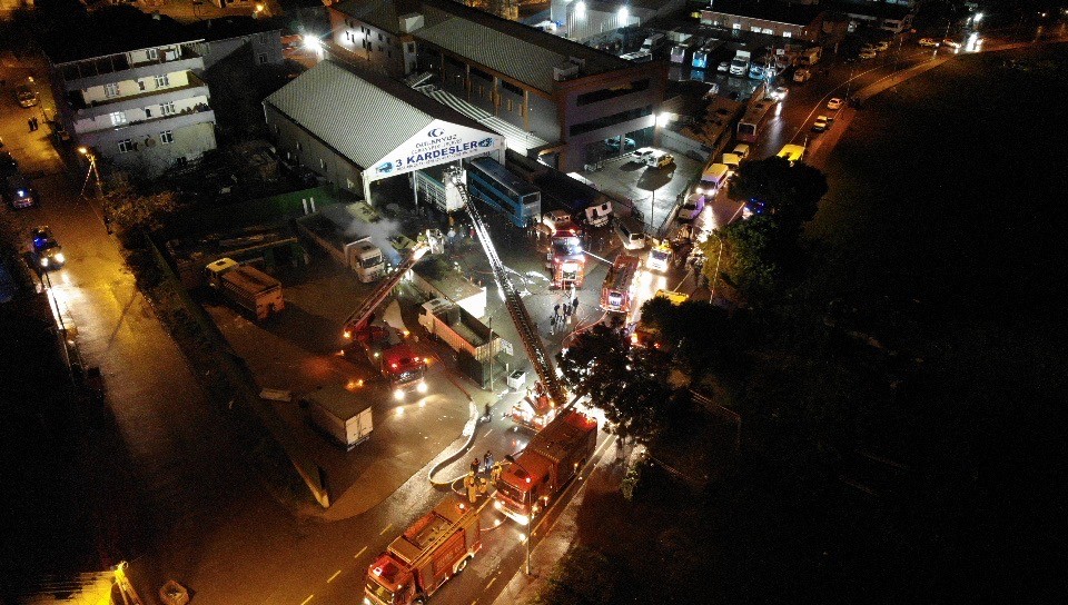 Sultanbeyli’de fabrika yangını