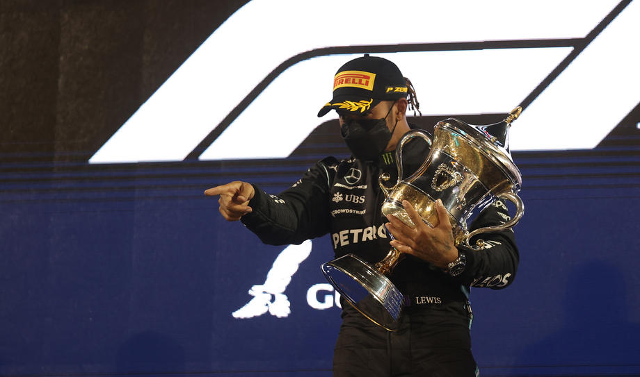 Formula 1 sezonun ilk yarışı Lewis Hamilton'ın