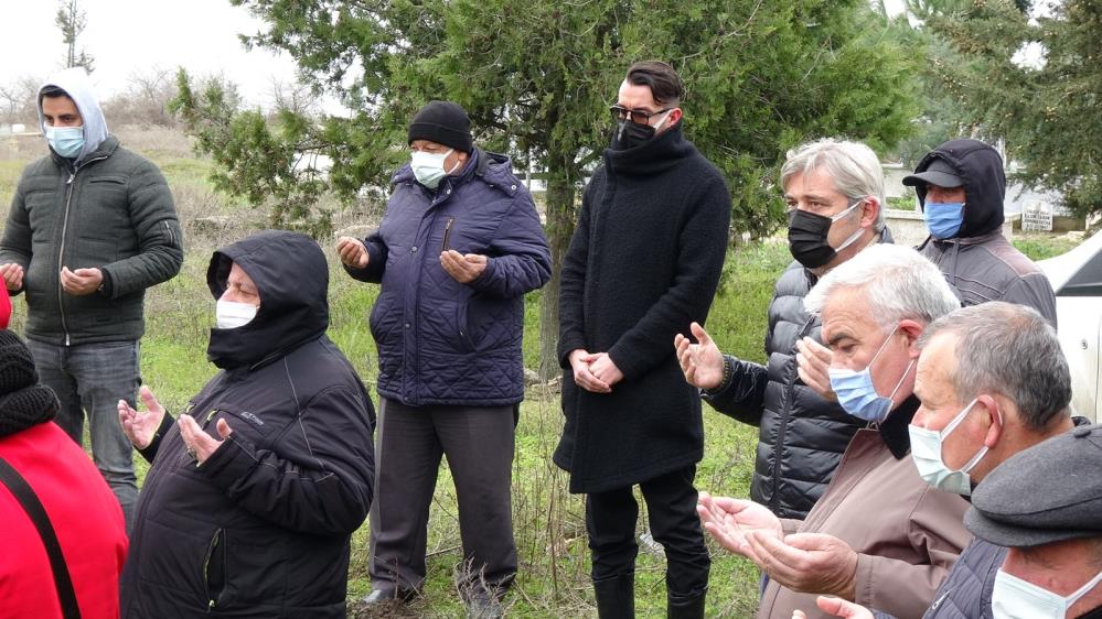 Cem Adrian son yolculuğunda babasını yalnız bırakmadı