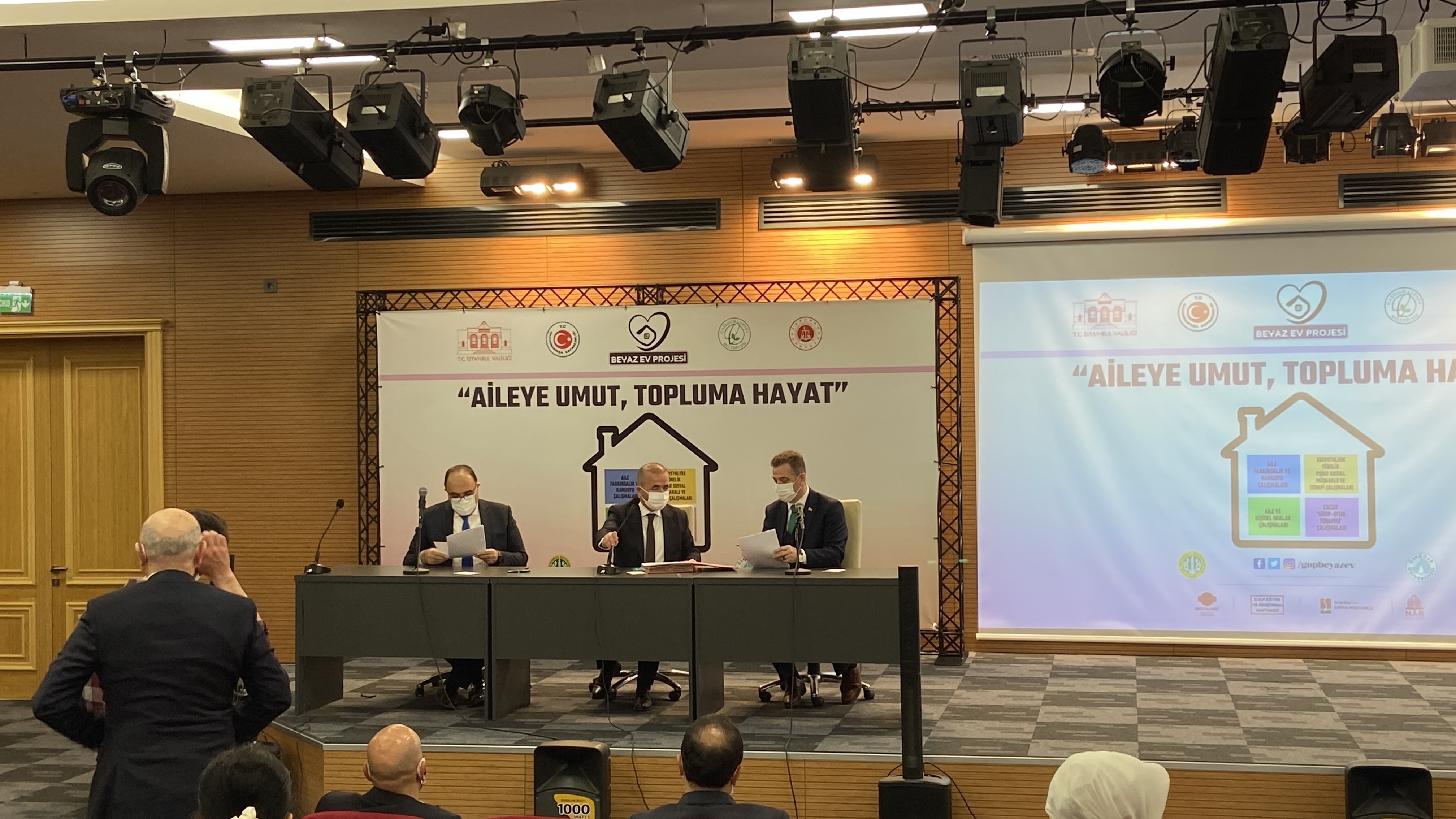 Gaziosmanpaşa 'Beyaz Ev' projesi ile kadına şiddete dur diyor