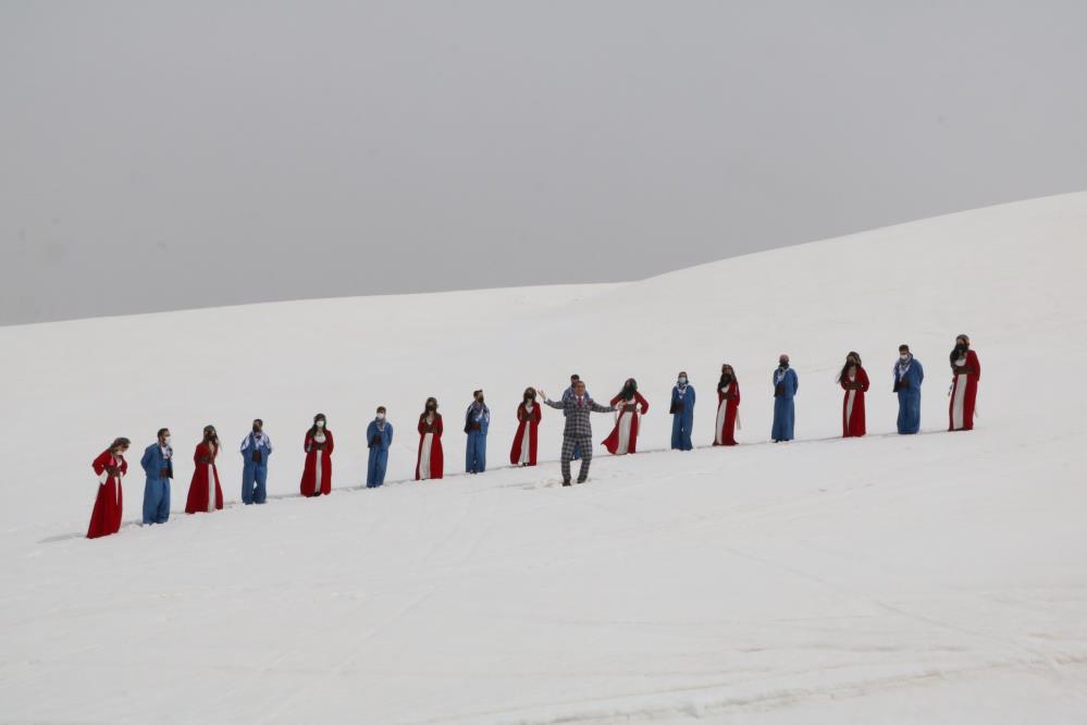 Aydın Aydın yeni klibinde Edirne'den Hakkâri'ye koştu