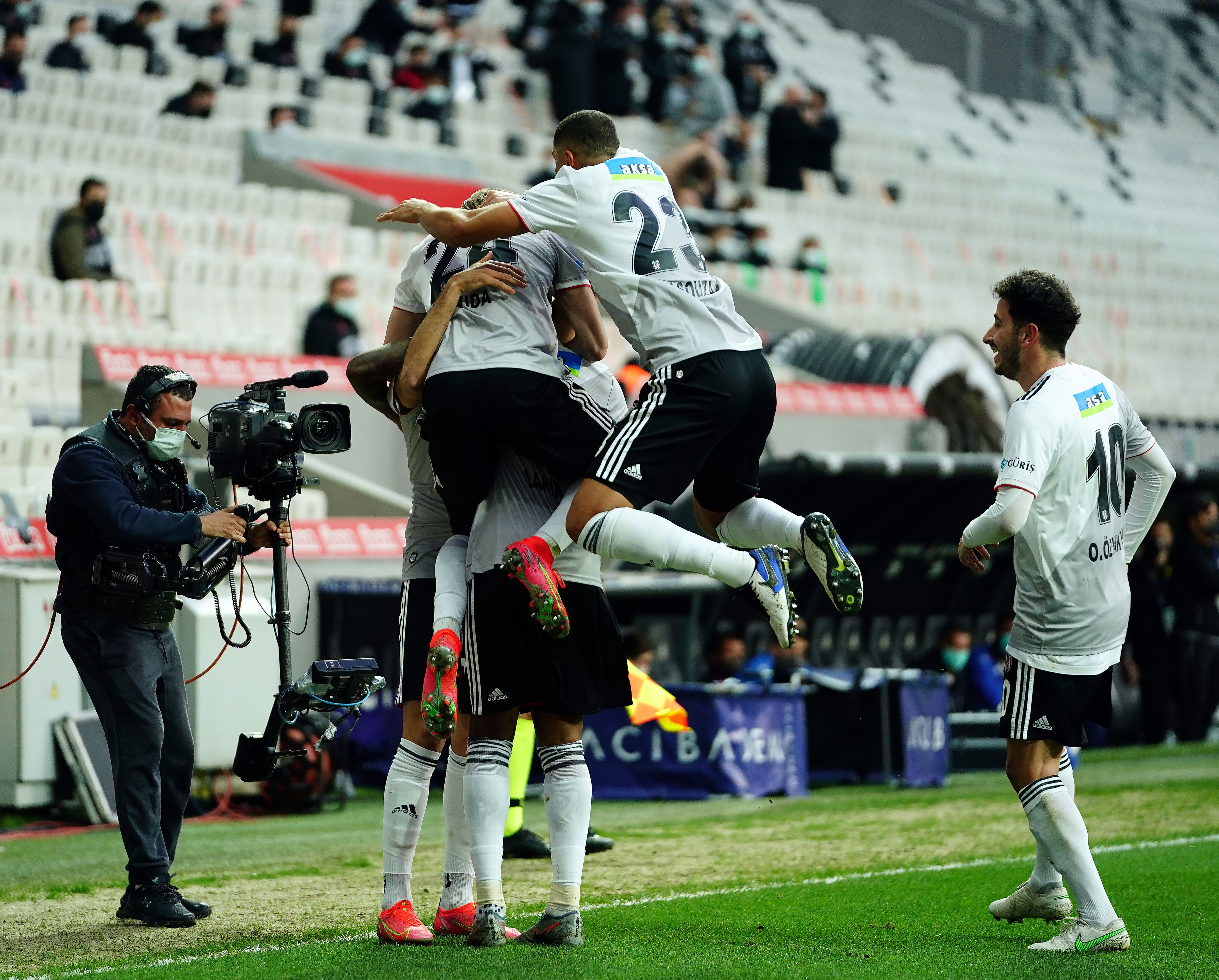 Süper Lig: Beşiktaş: 3 - Aytemiz Alanyaspor: 0 (Maç sonucu)