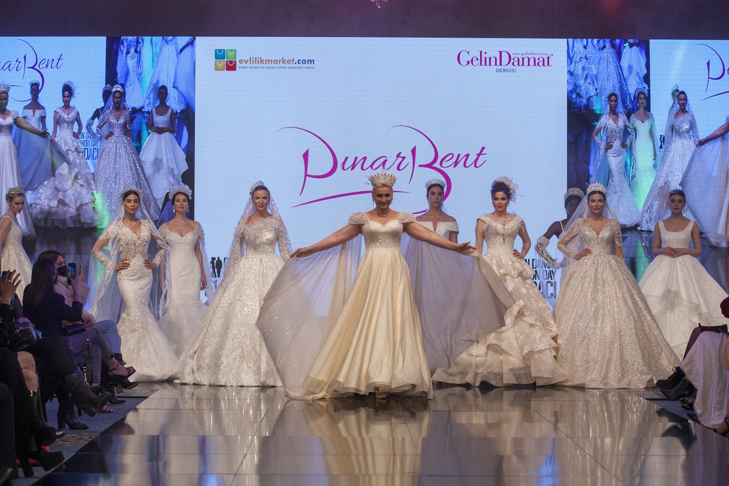 ‘5’inci Gelin Damat Fashion’ defilesi pandemi tedbirleriyle gerçekleşti