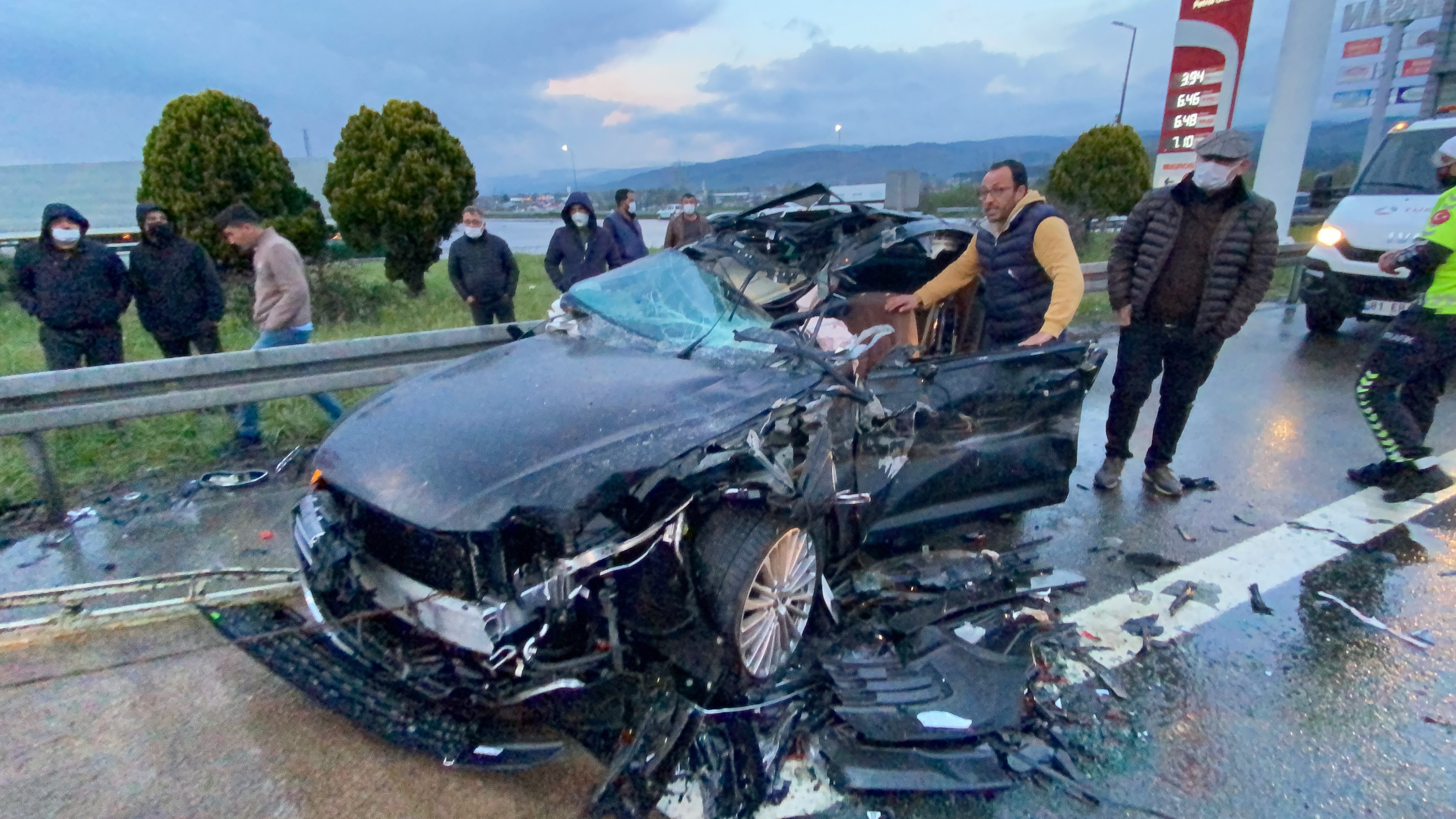 Düzce TEM'de 12 araç zincirleme kaza: 9 yaralı