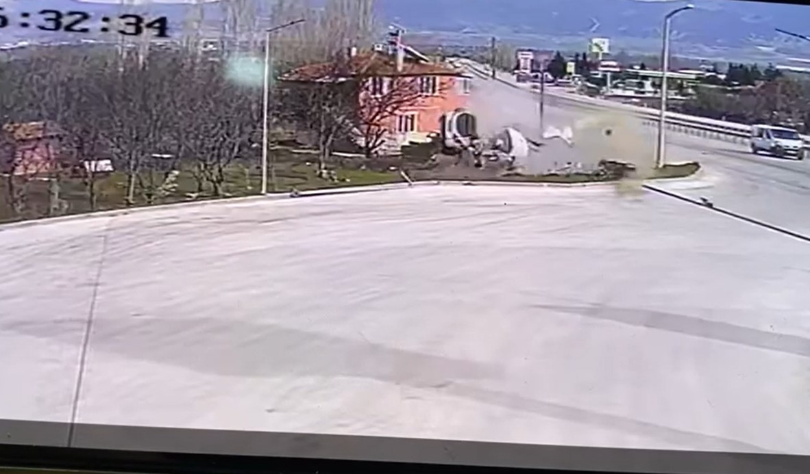 Acil tıp uzmanı genç doktor kazada hayatını kaybetti