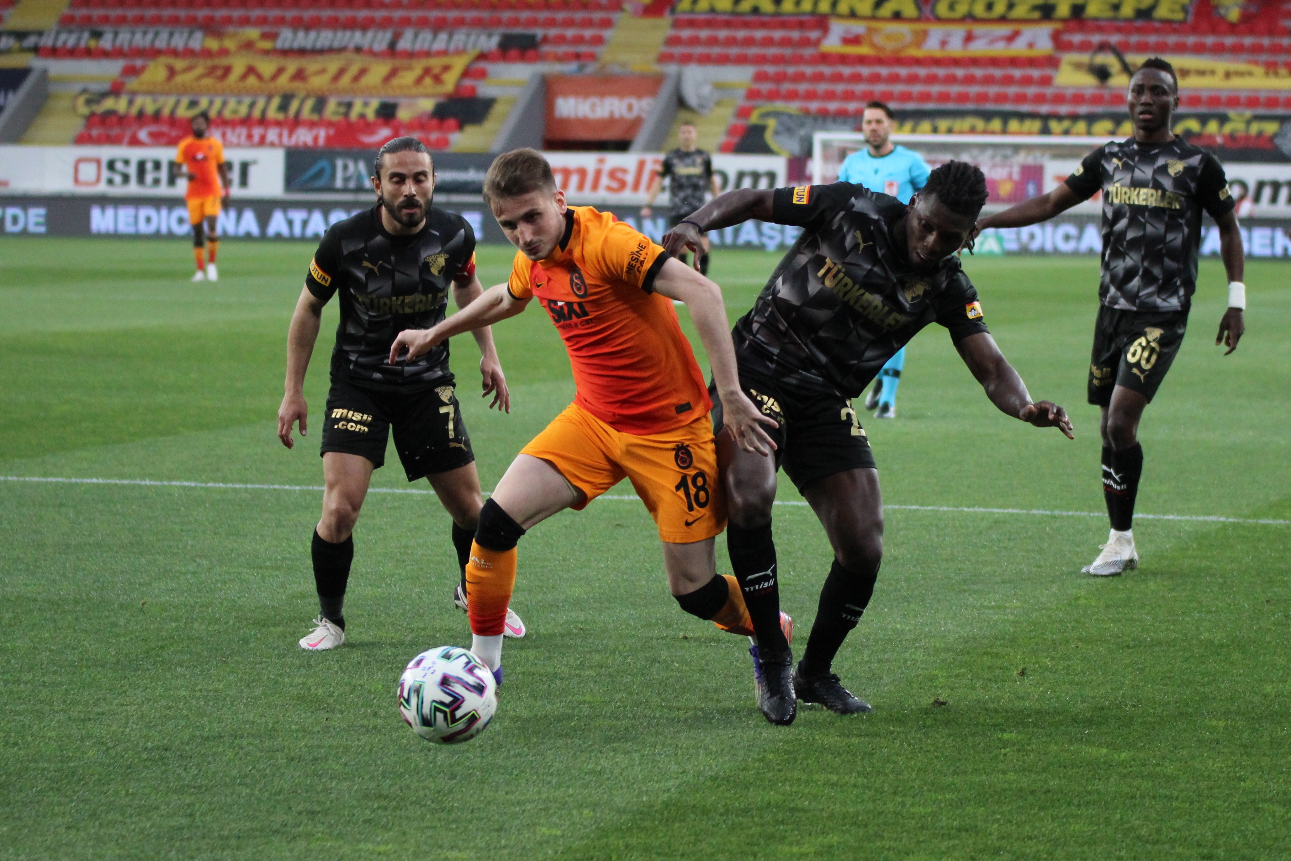 Süper Lig: Göztepe: 1 - Galatasaray: 3 (Maç sonucu)