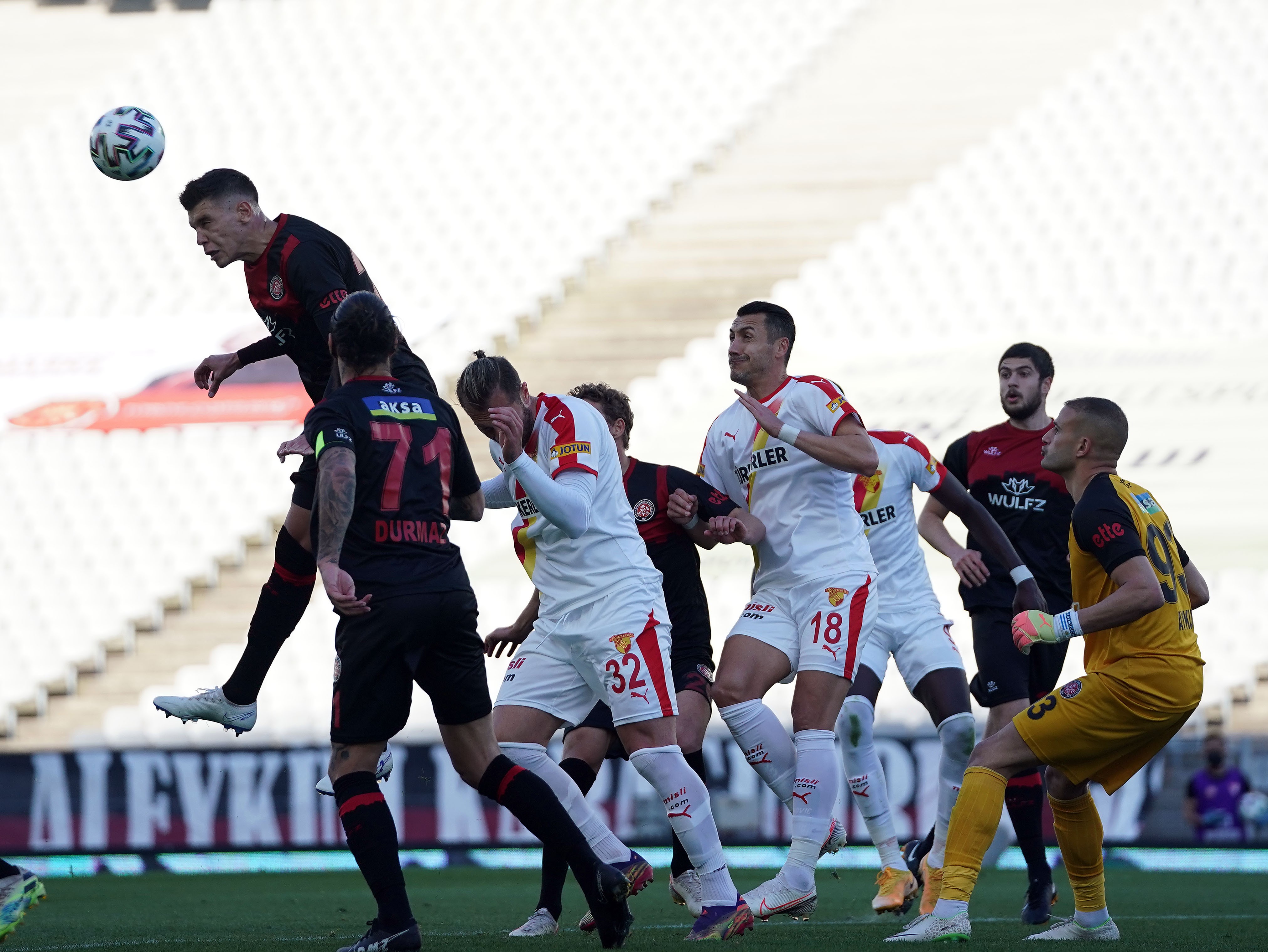 Fatih Karagümrük ile Göztepe puanları paylaştı