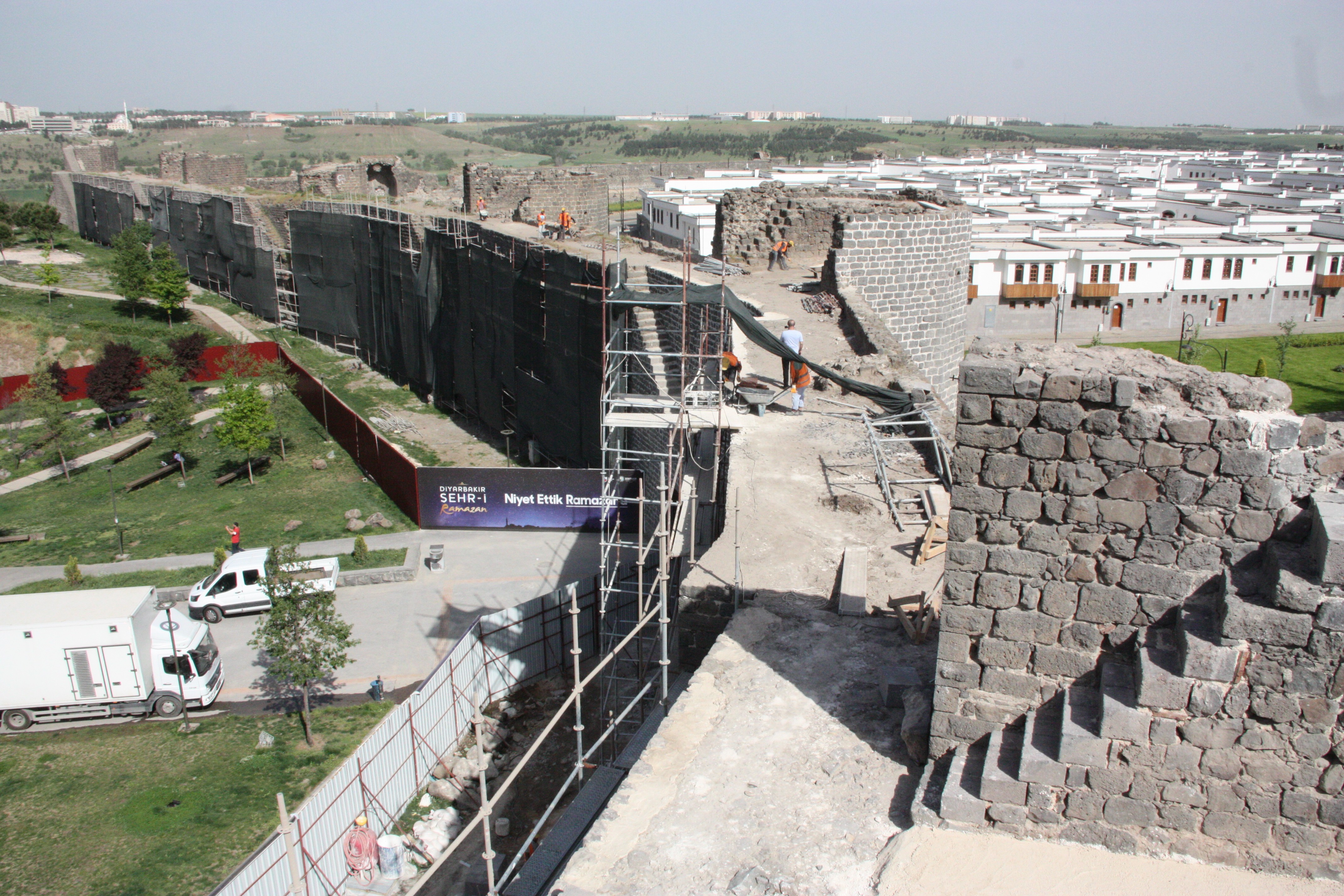 Tarihi adımlar atılıyor, Surlar hayata geri dönüyor