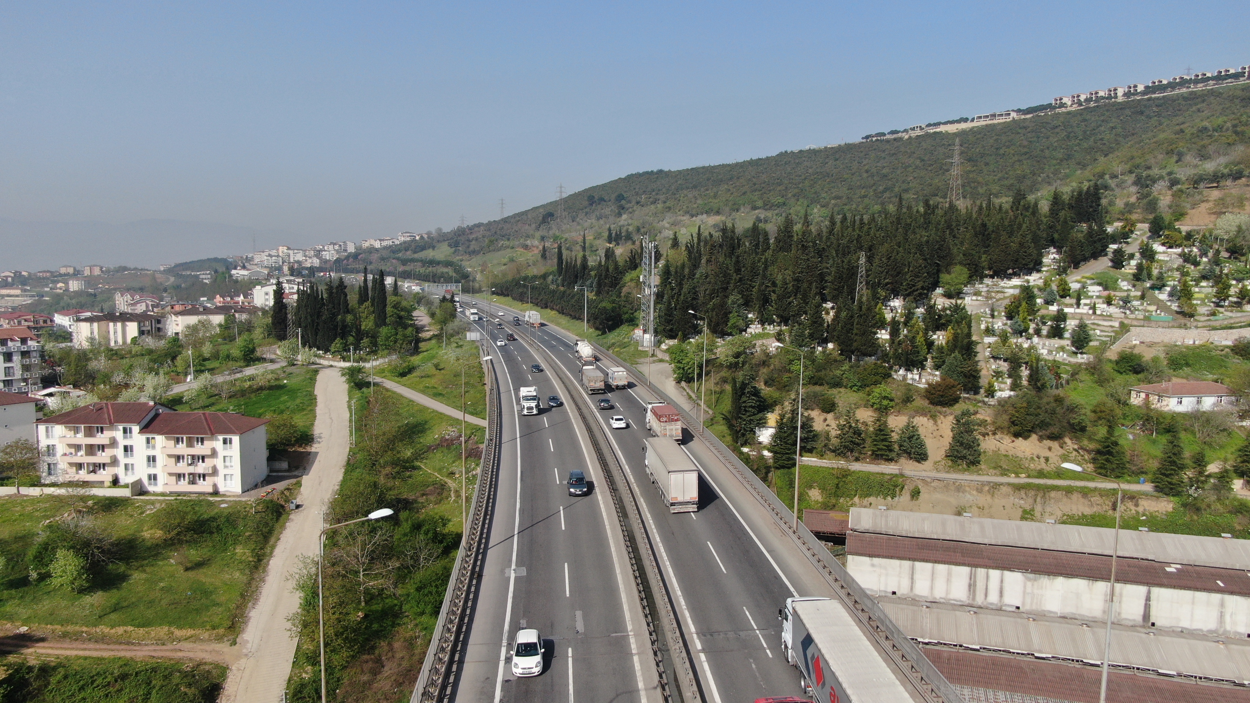 TEM Otoyolunda kısıtlama öncesi trafik yoğunluğu