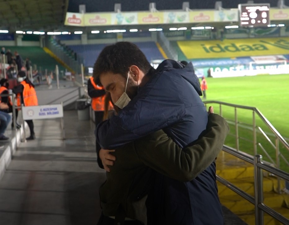 Beşiktaş maçı öncesi statta sürpriz evlilik teklifi