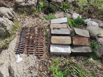 Pençe-Yıldırım bölgesinde 2 adet doçka uçaksavar ve mühimmatı ele geçirildi