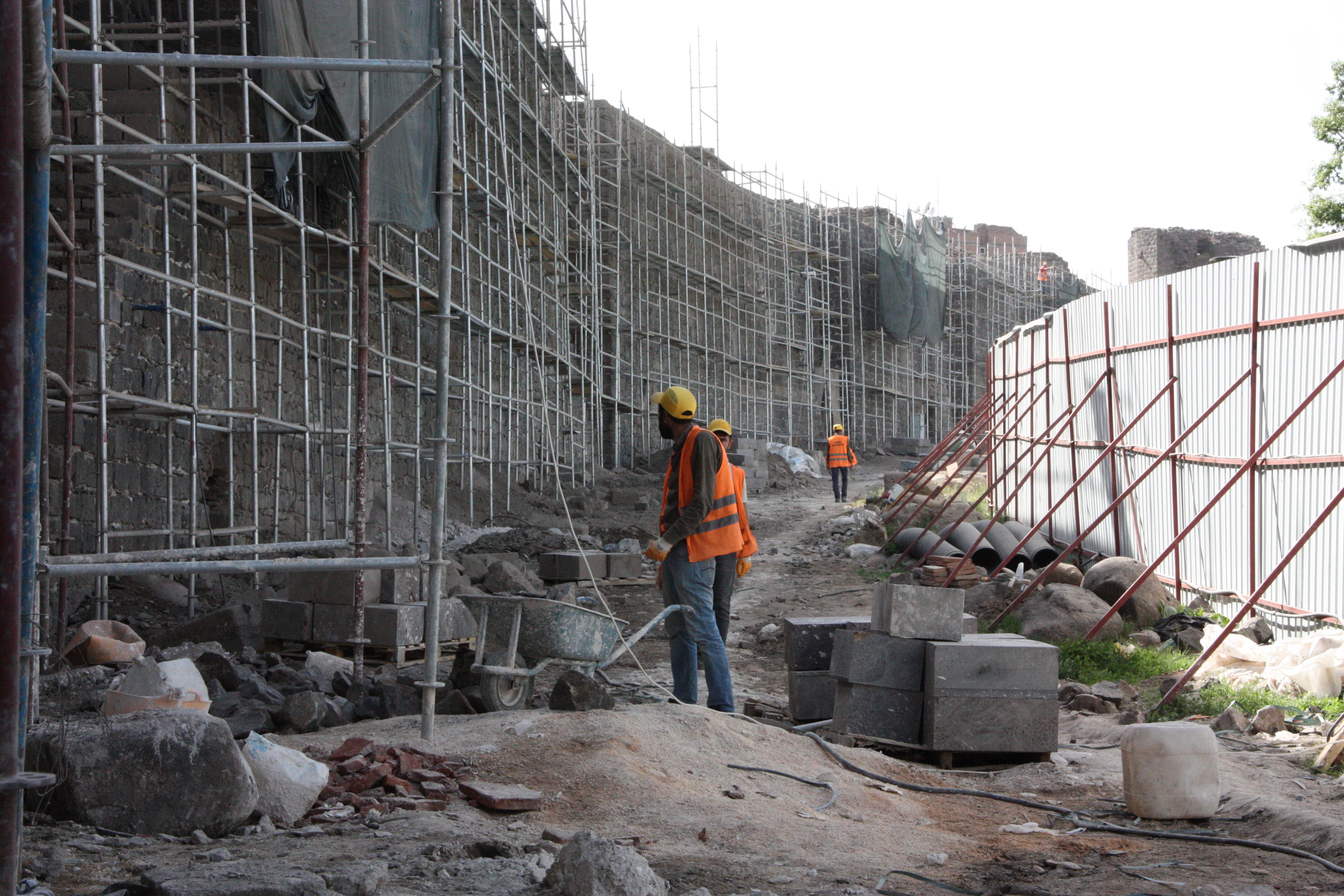Tarihi adımlar atılıyor, Surlar hayata geri dönüyor