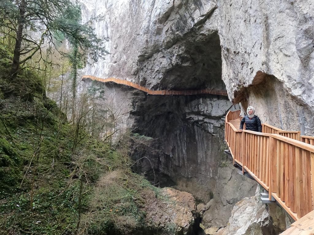 Bin 200 metrelik kanyon kısıtlamaya rağmen boş kalmıyor