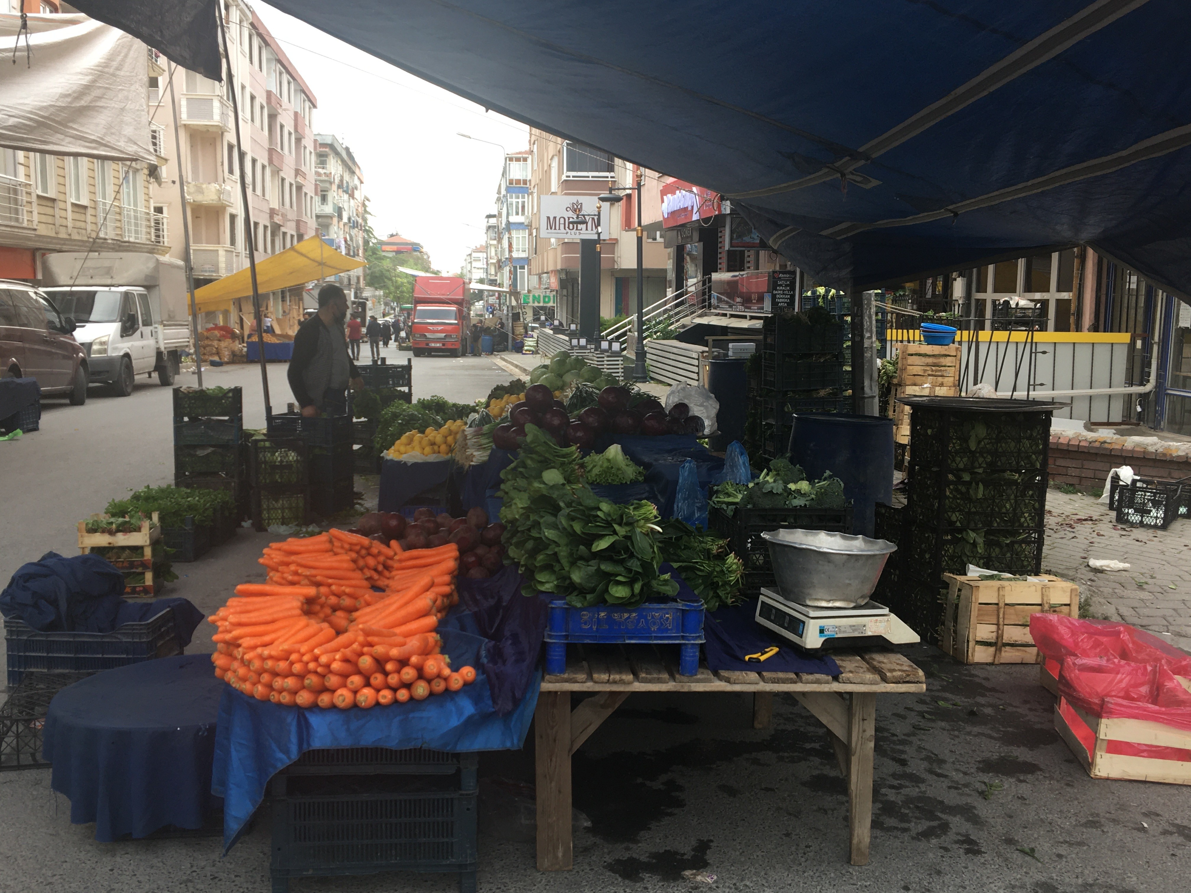8 gün sonra pazarlar açıldı vatandaşlar akın etti