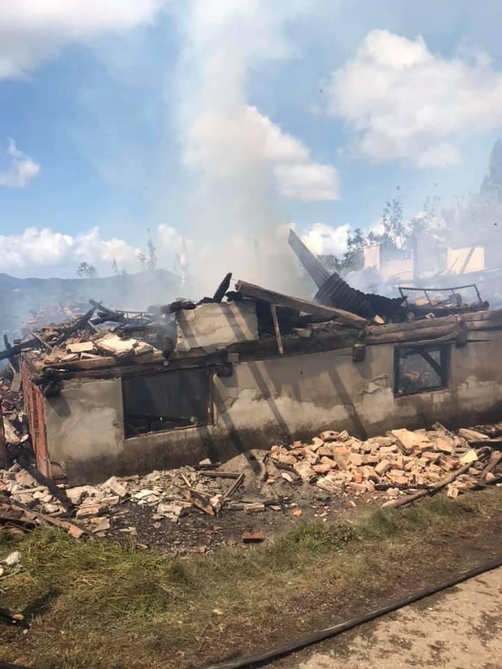 Alevlere teslim olan ev kullanılamaz hale geldi