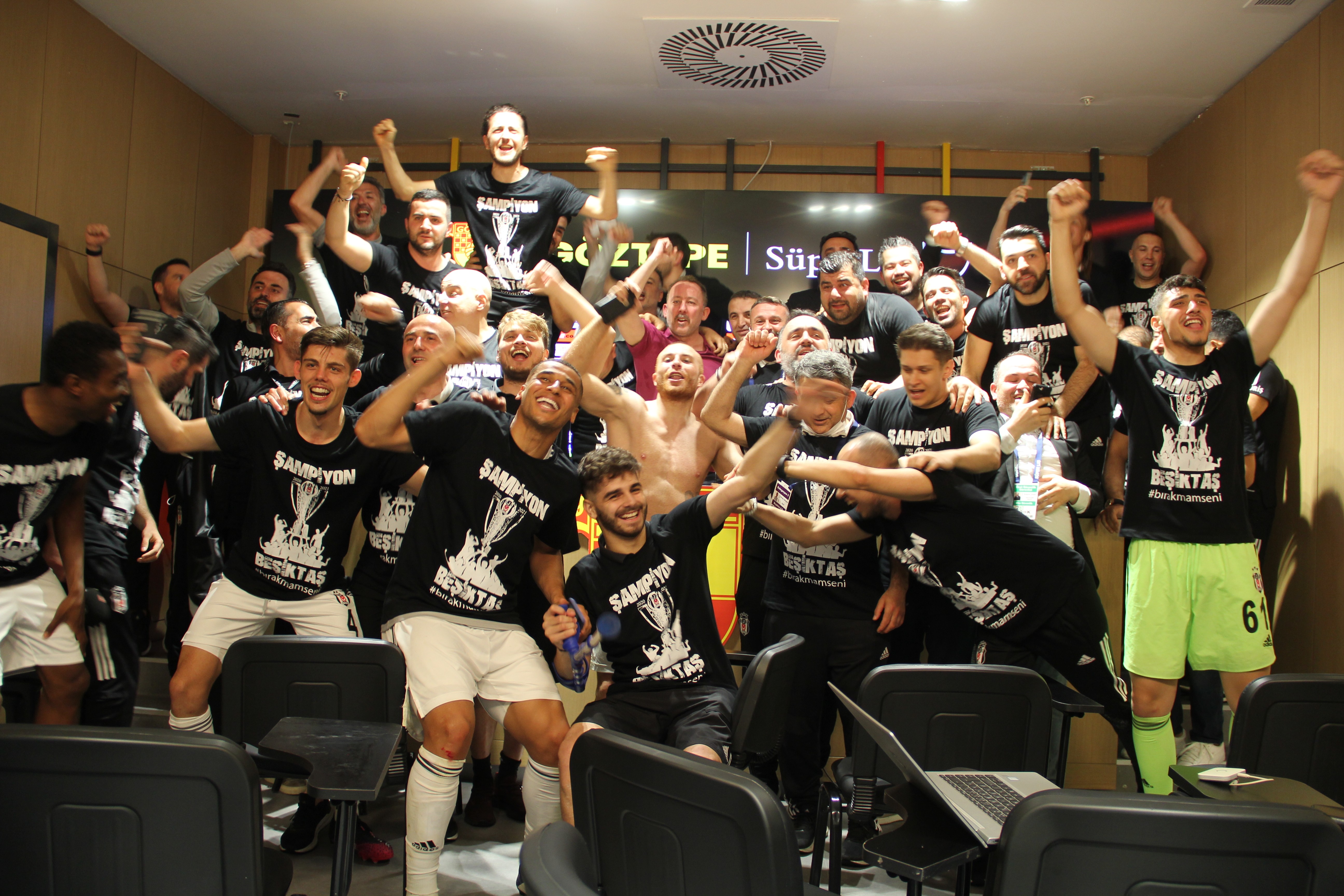 Sergen Yalçın: 'Şampiyonluk Beşiktaş camiasına hayırlı olsun'