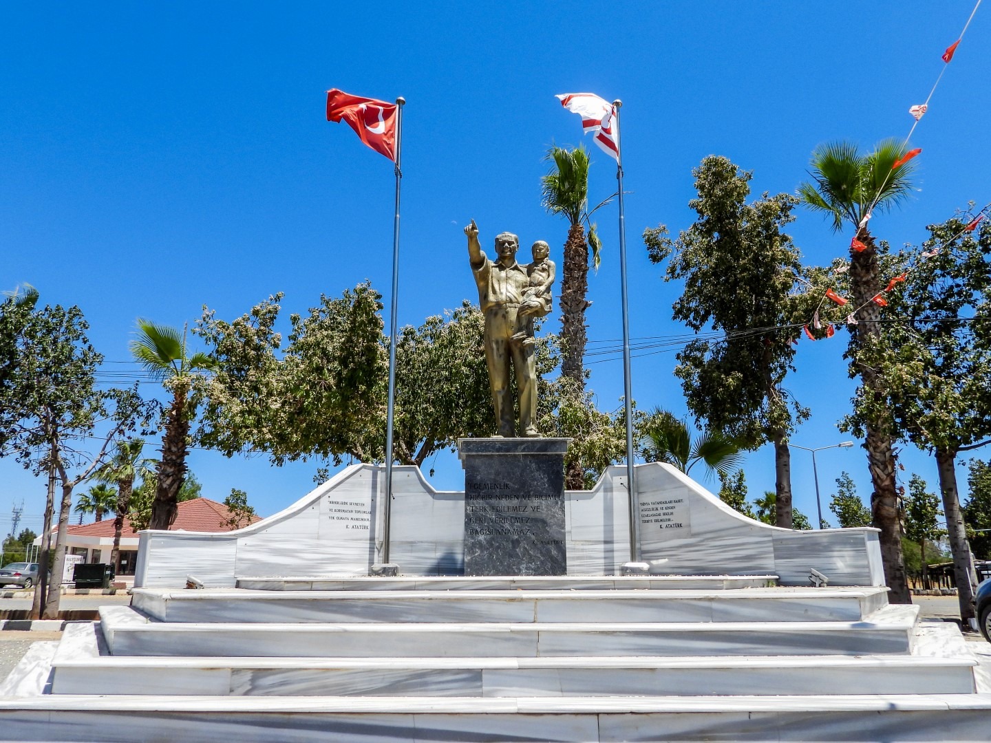 İskele'deki tören Atatürk Anıtı önünde düzenlendi