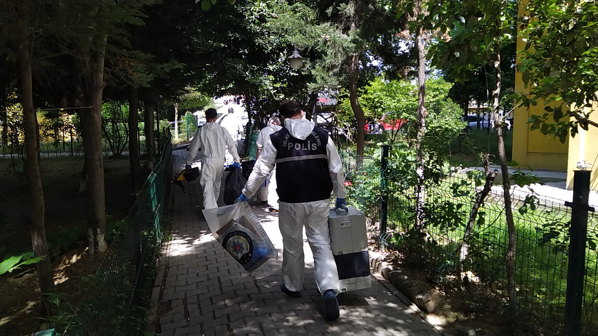 Küçükçekmece cinayetinde kan donduran detaylar: Annesinin bacağını kesip etlerini bıçakla kemikten ayırmış