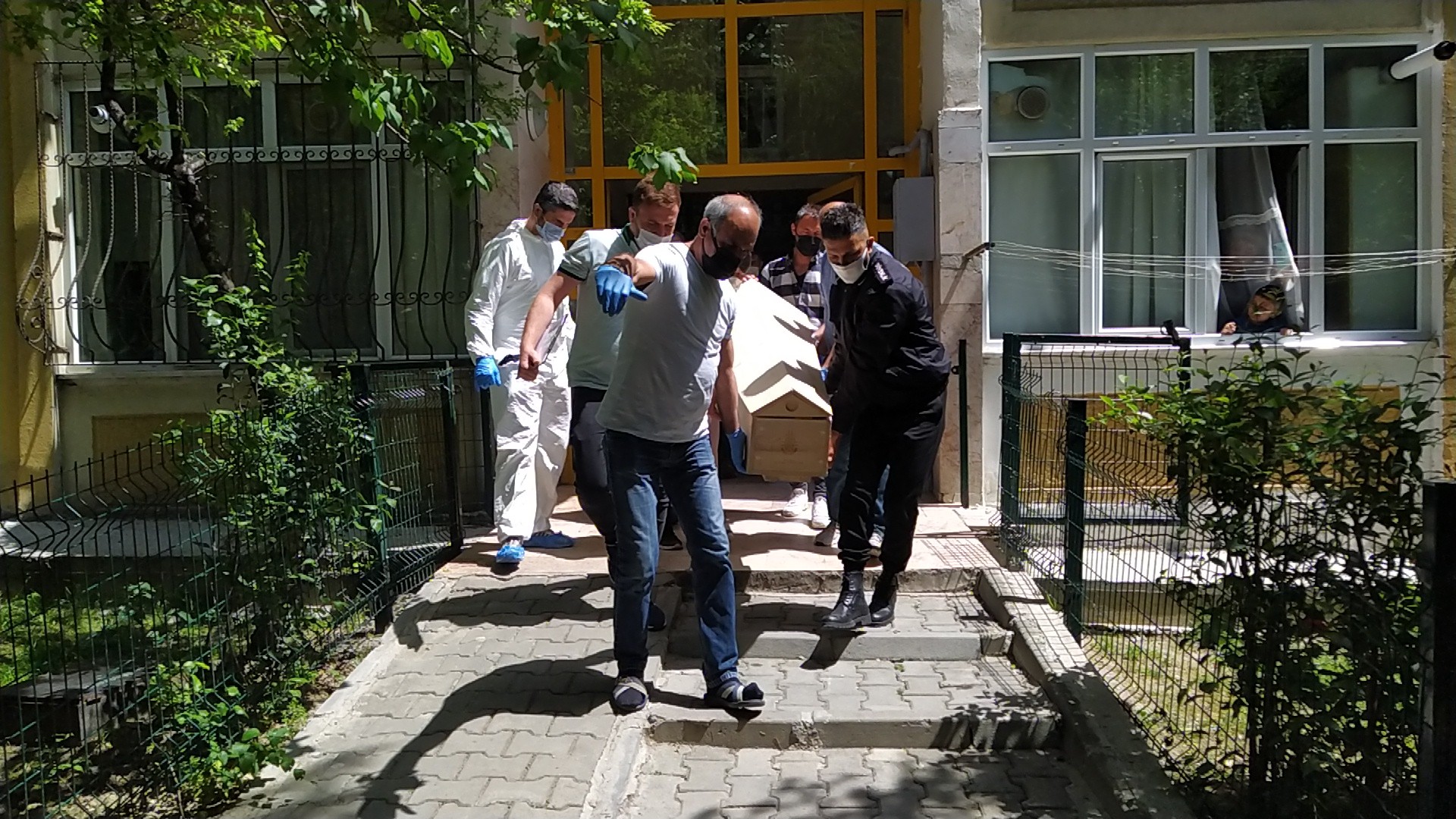 Küçükçekmece cinayetinde kan donduran detaylar: Annesinin bacağını kesip etlerini bıçakla kemikten ayırmış