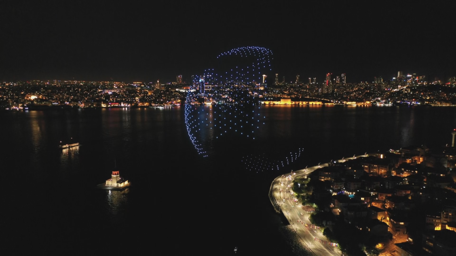 İstanbul’da 500 dronla mest eden ışık gösterisi