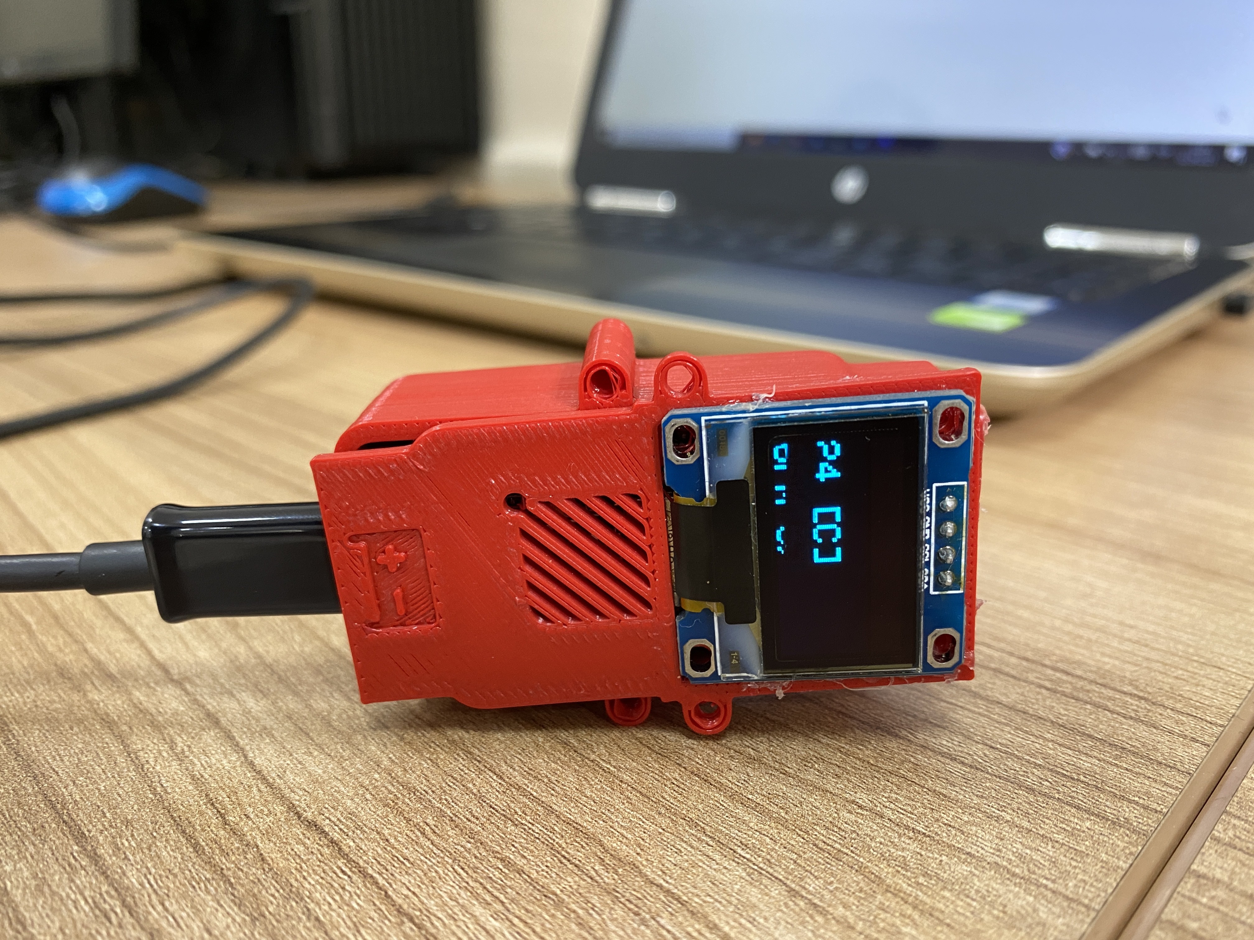 Liseliler 'Online Ateş Ölçer' cihazı üretti