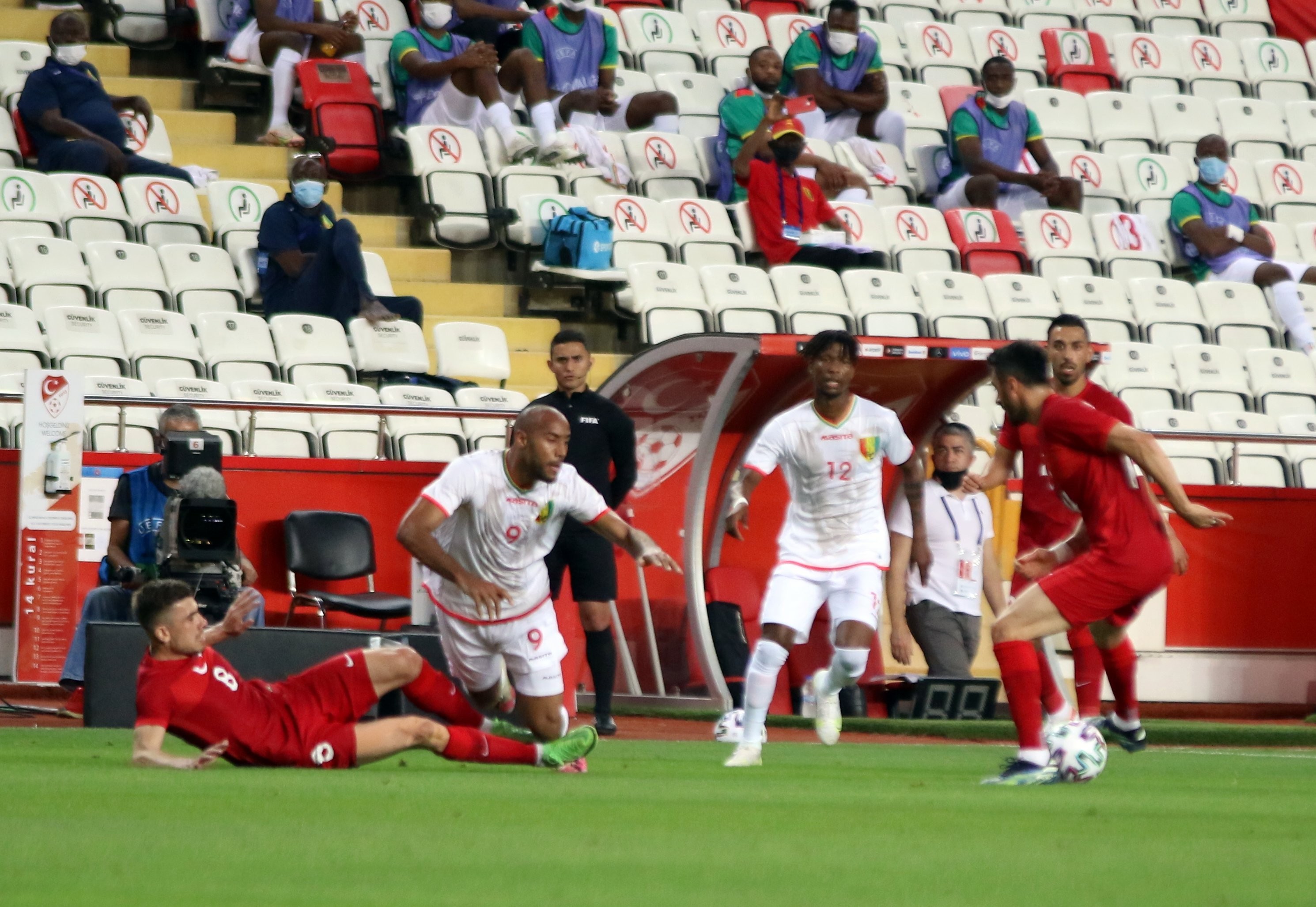A Milli Takım Futbol Takımı, Gine ile berabere kaldı