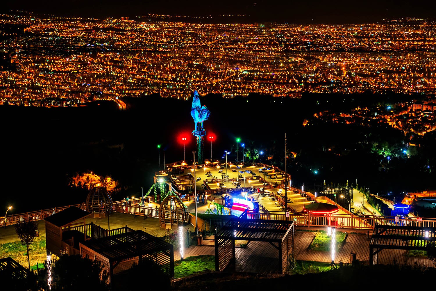 Seyir Tepesi Şehir Ormanı kapılarını yeniden halka açtı