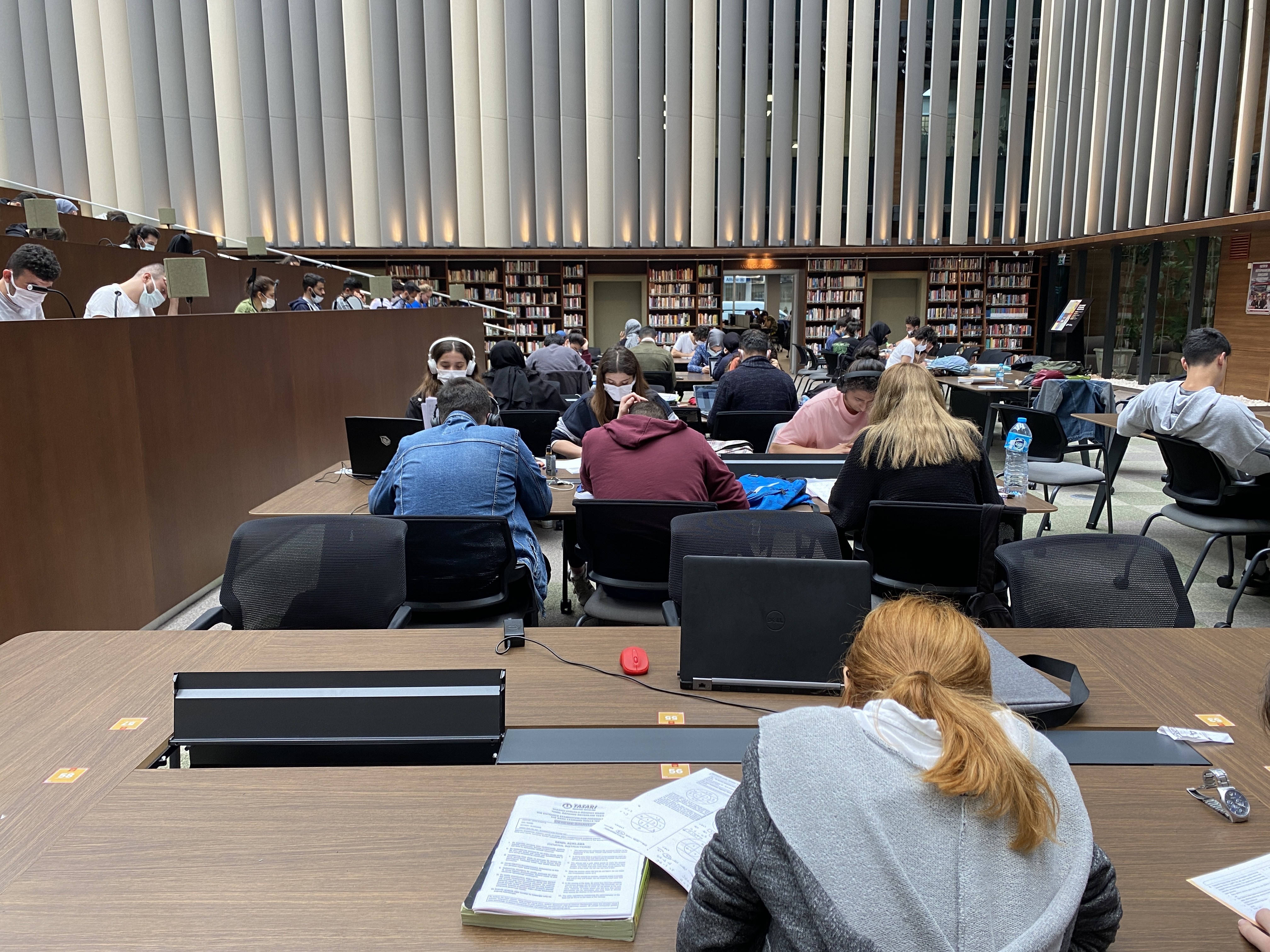 Fatih’in en büyük kütüphanesi açıldı