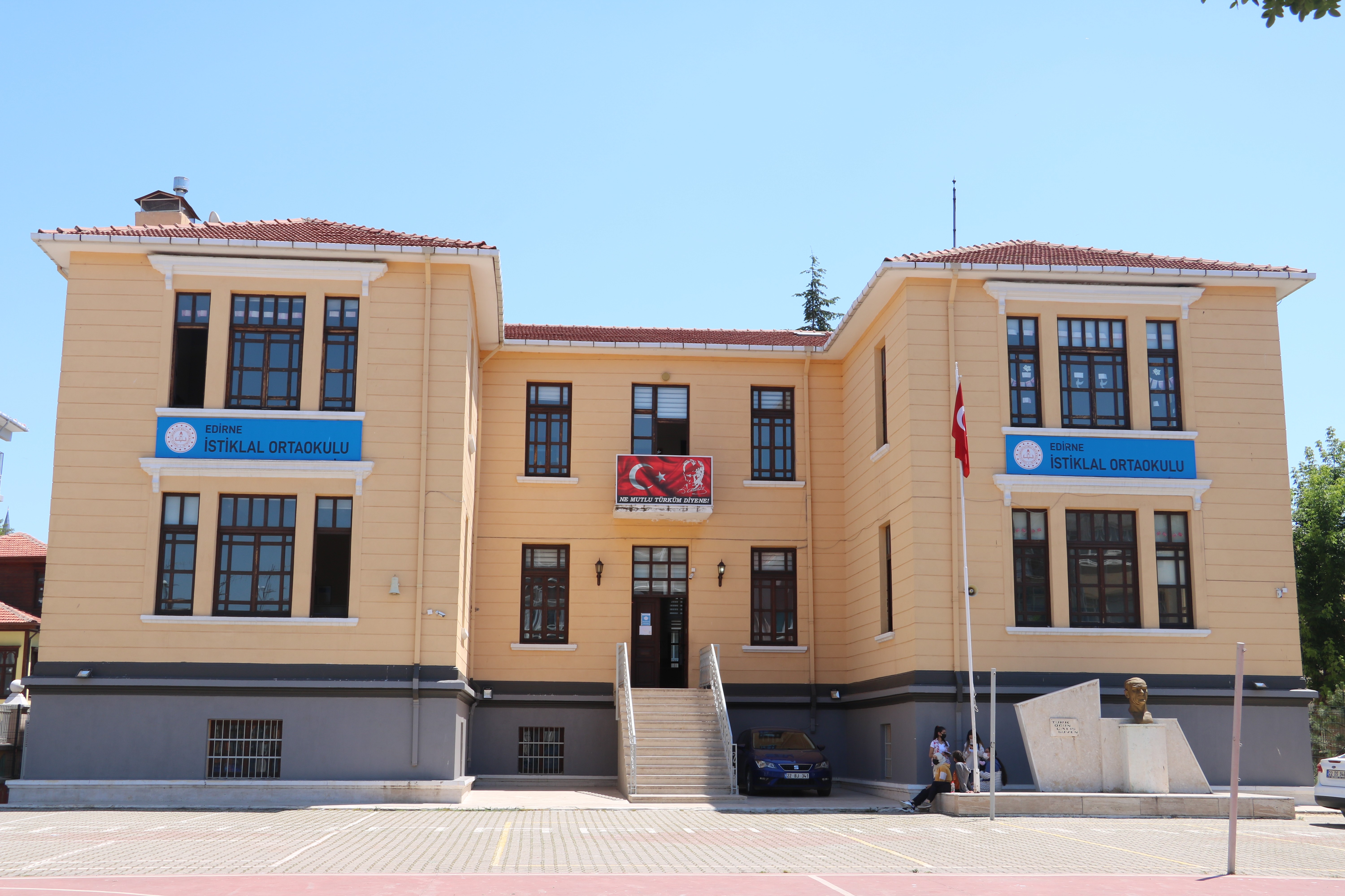 Hastanede ameliyat olup, LGS sınavına girdi