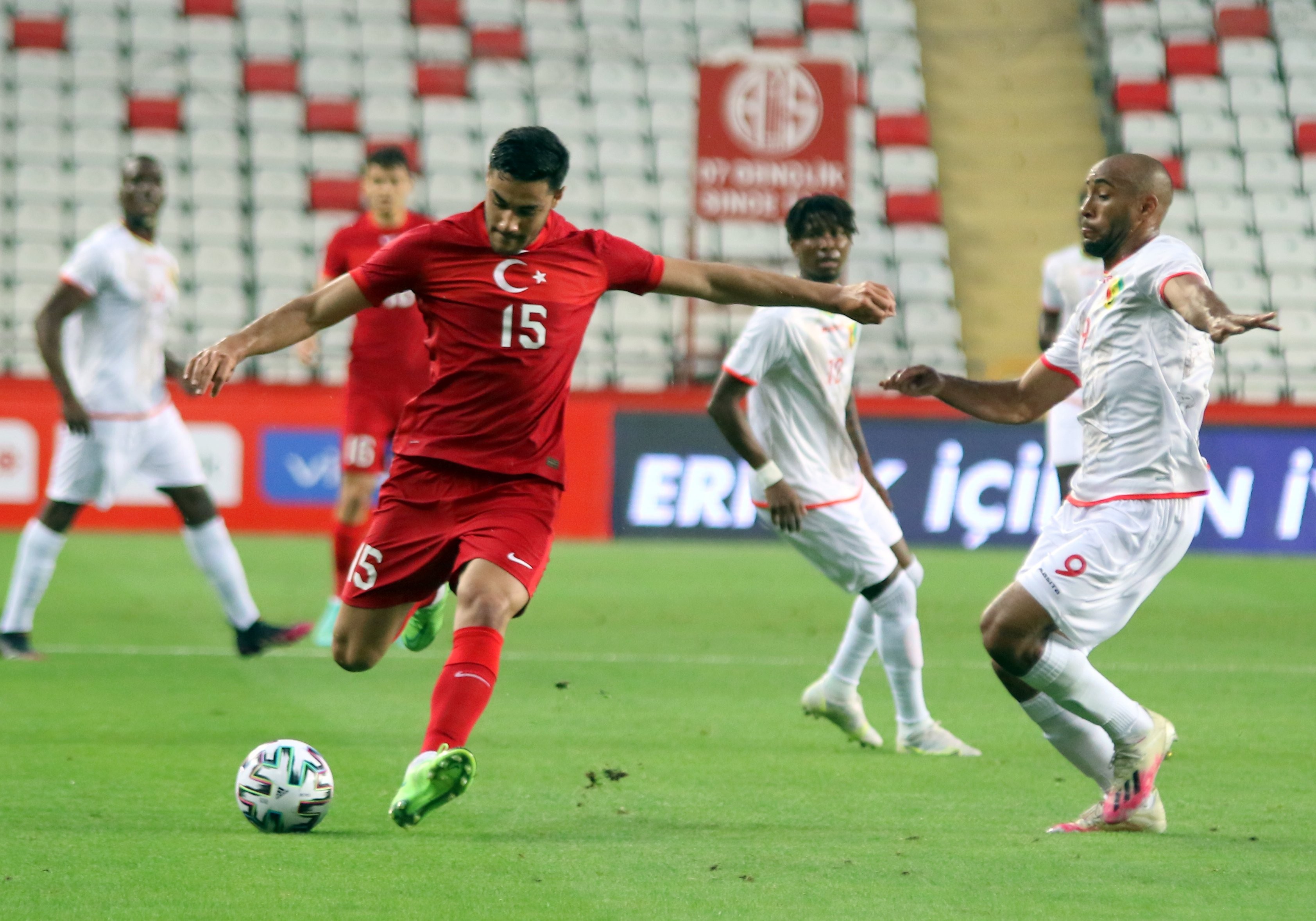 A Milli Takım Futbol Takımı, Gine ile berabere kaldı
