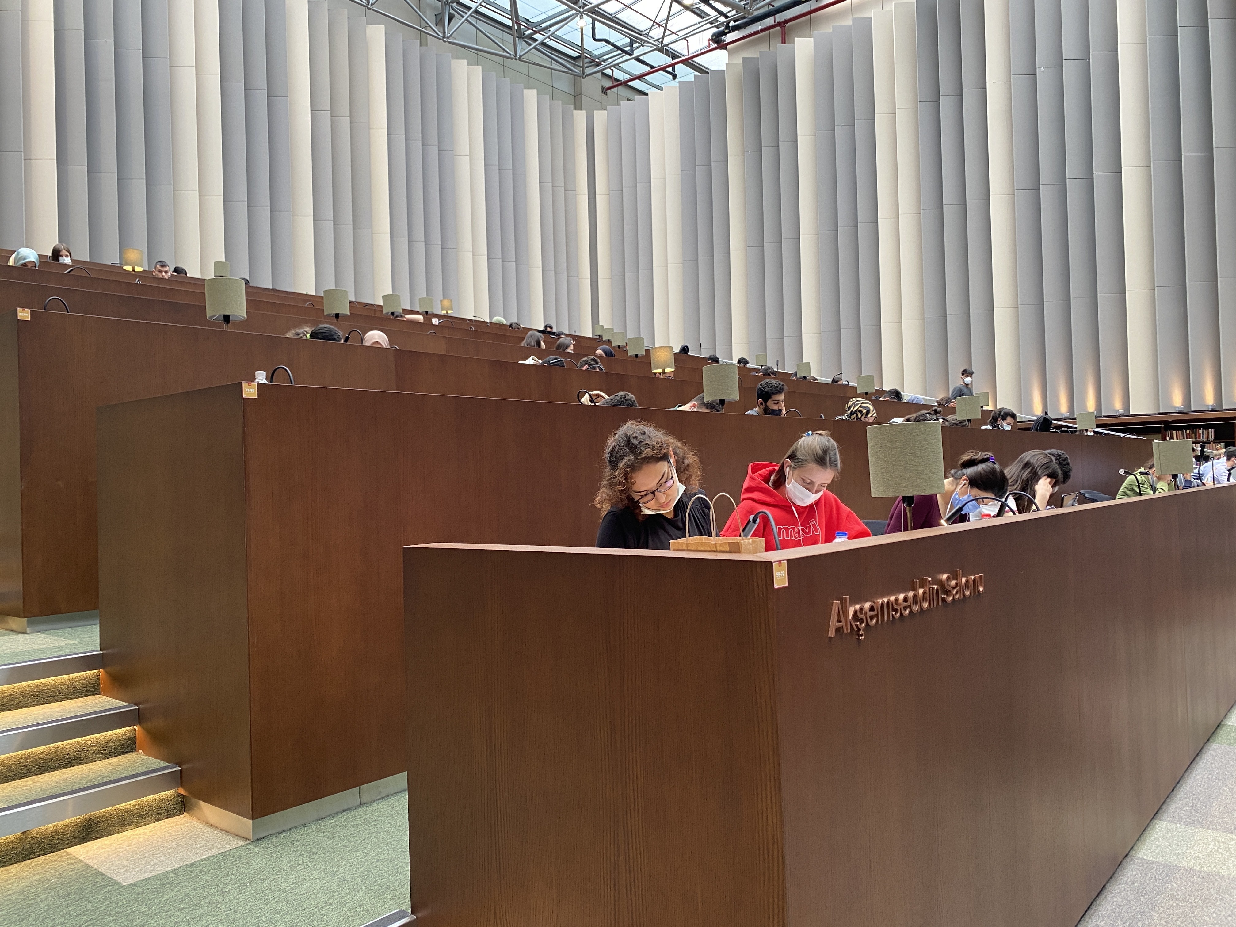 Fatih’in en büyük kütüphanesi açıldı