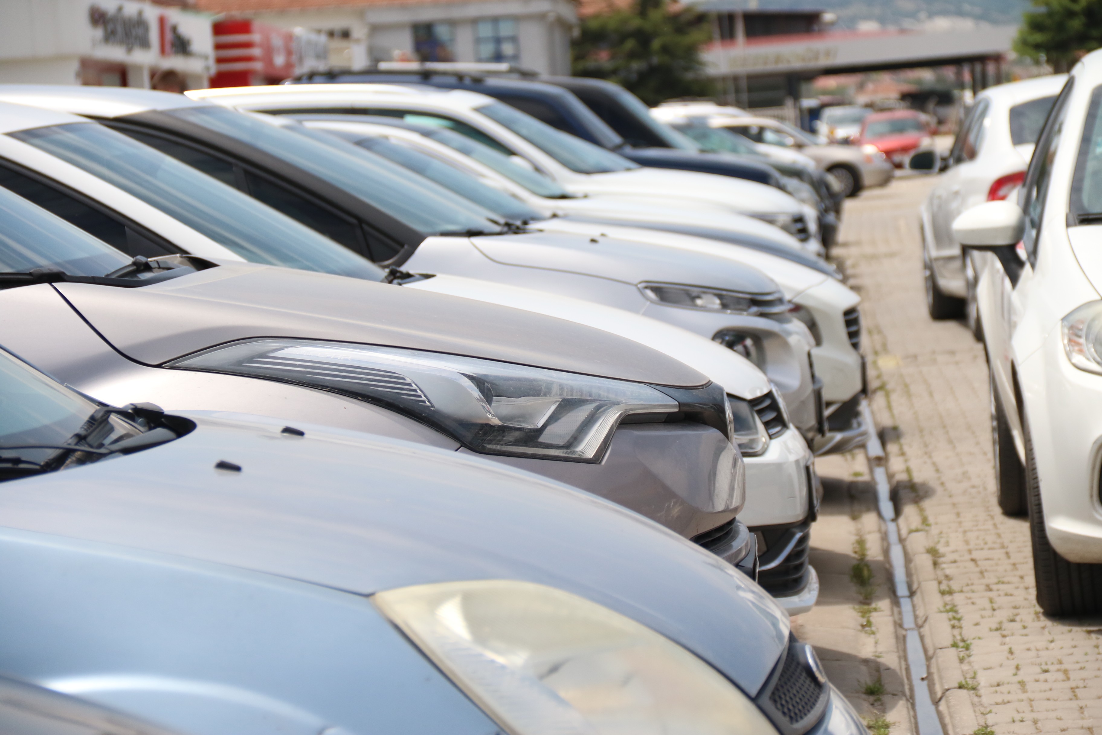 Fiyatlar düştü, havalar da ısınınca ikinci el hareketlendi