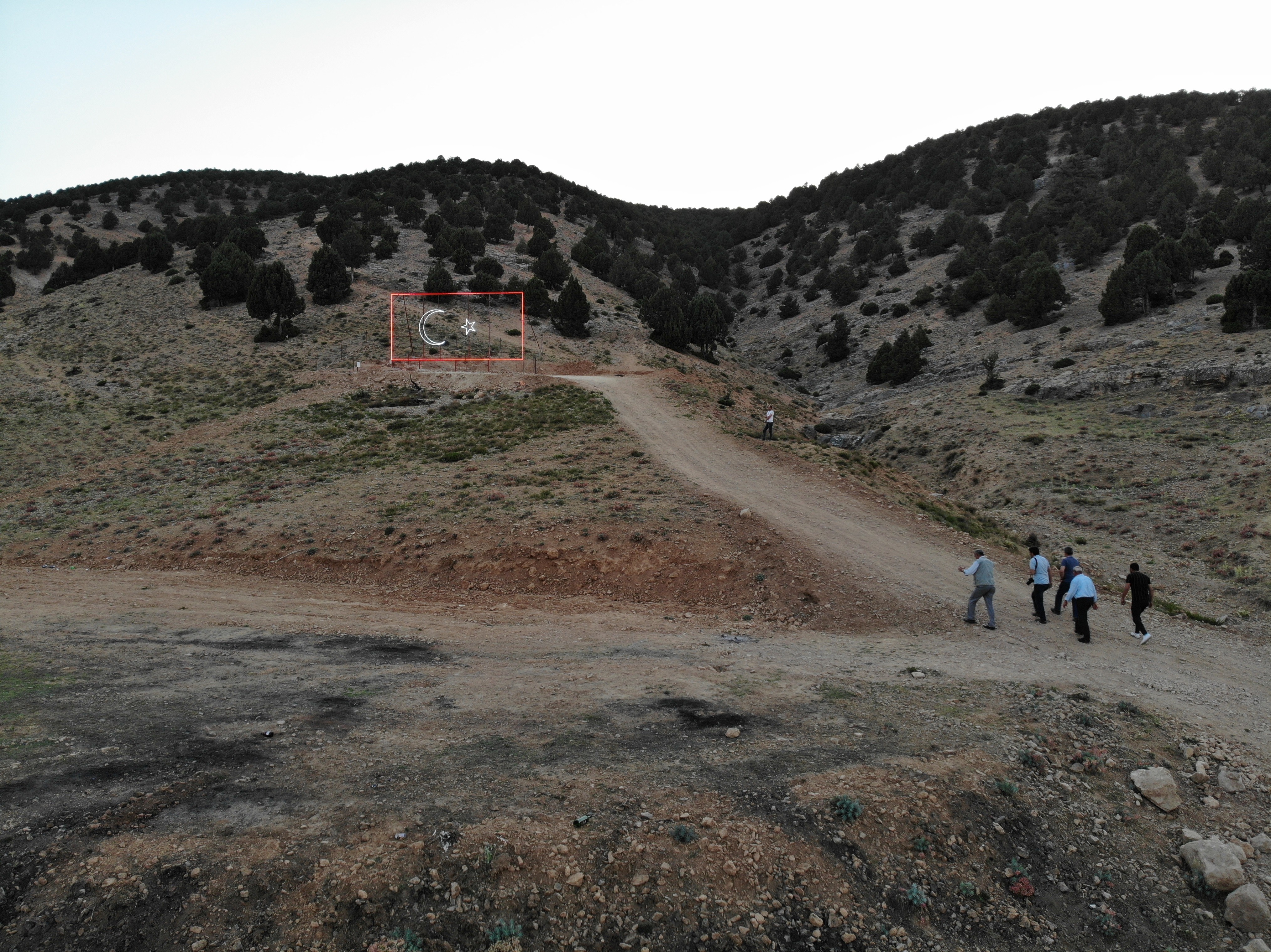 Dev bayrak Kocayaka'ya çok yakıştı