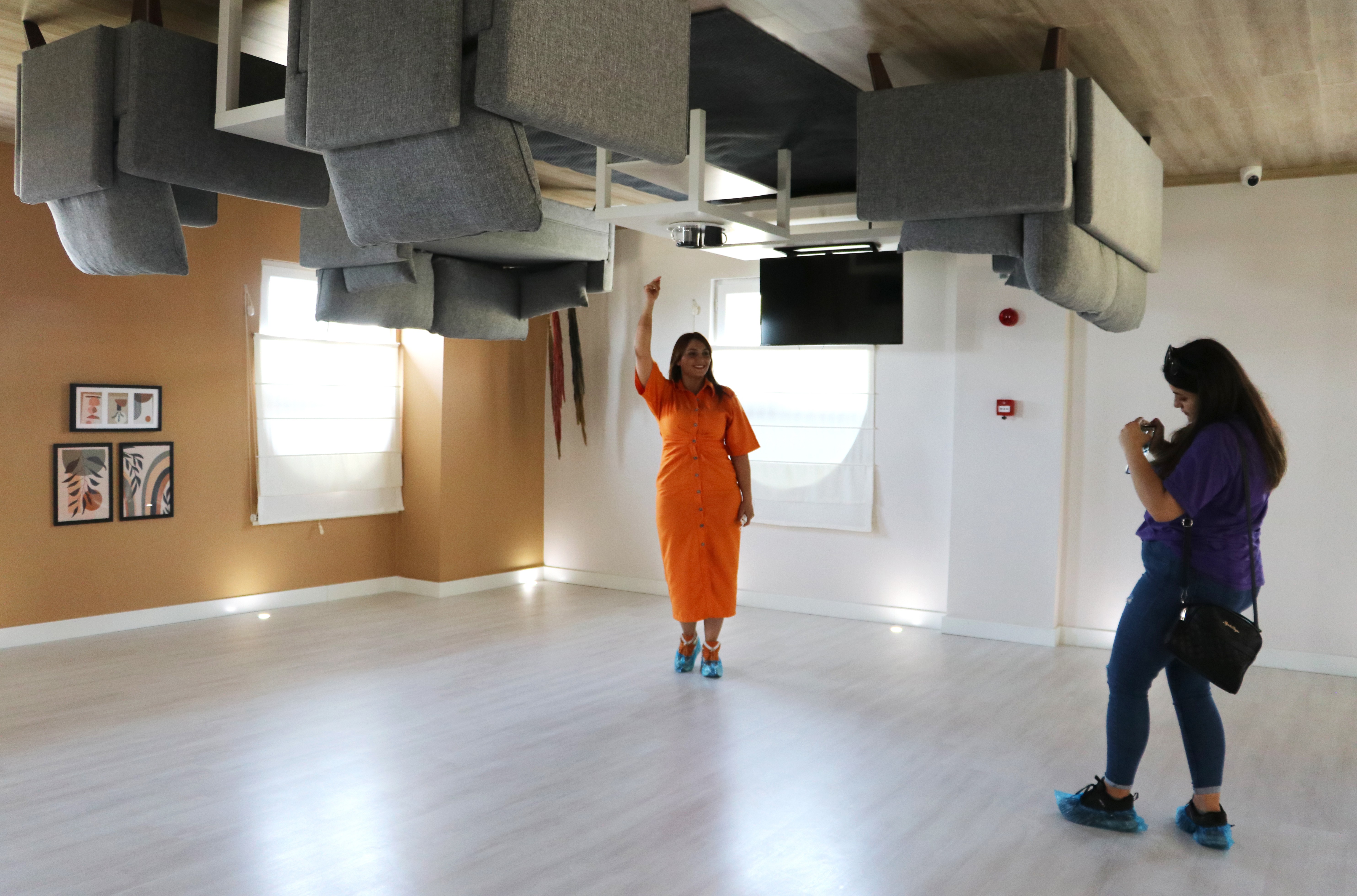 'Ters ev'e ziyaretçi akını