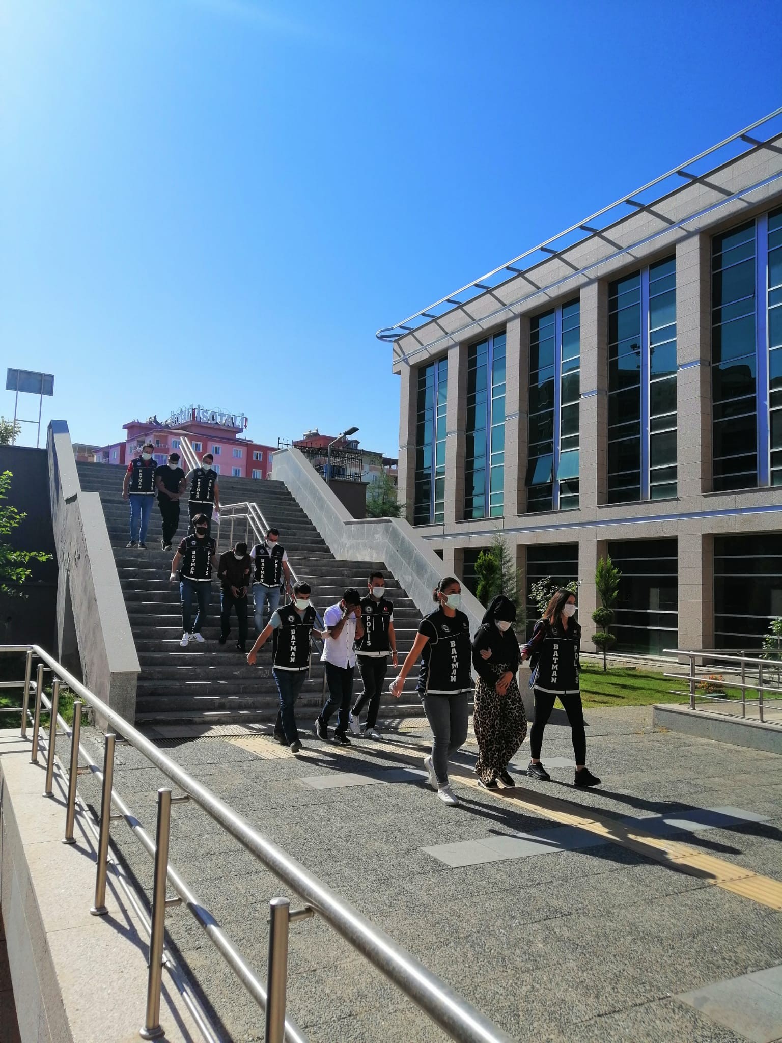 Batman’da uyuşturucu operasyonu: 10 kişi tutuklandı