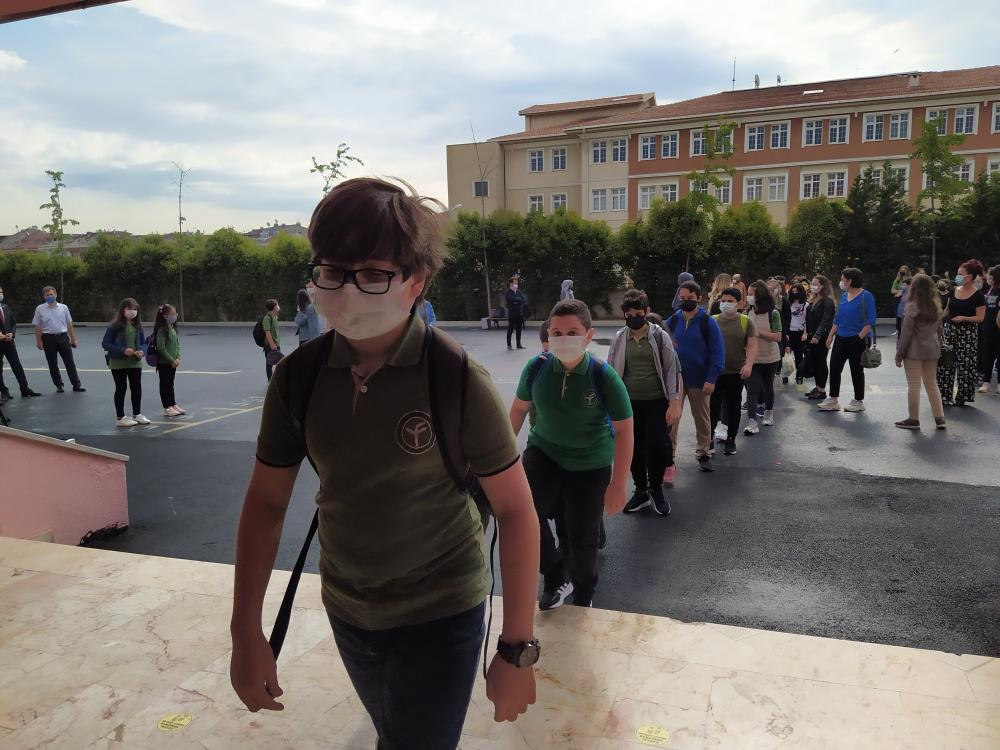 Ortaokul ve liselerde yüz yüze eğitim başladı