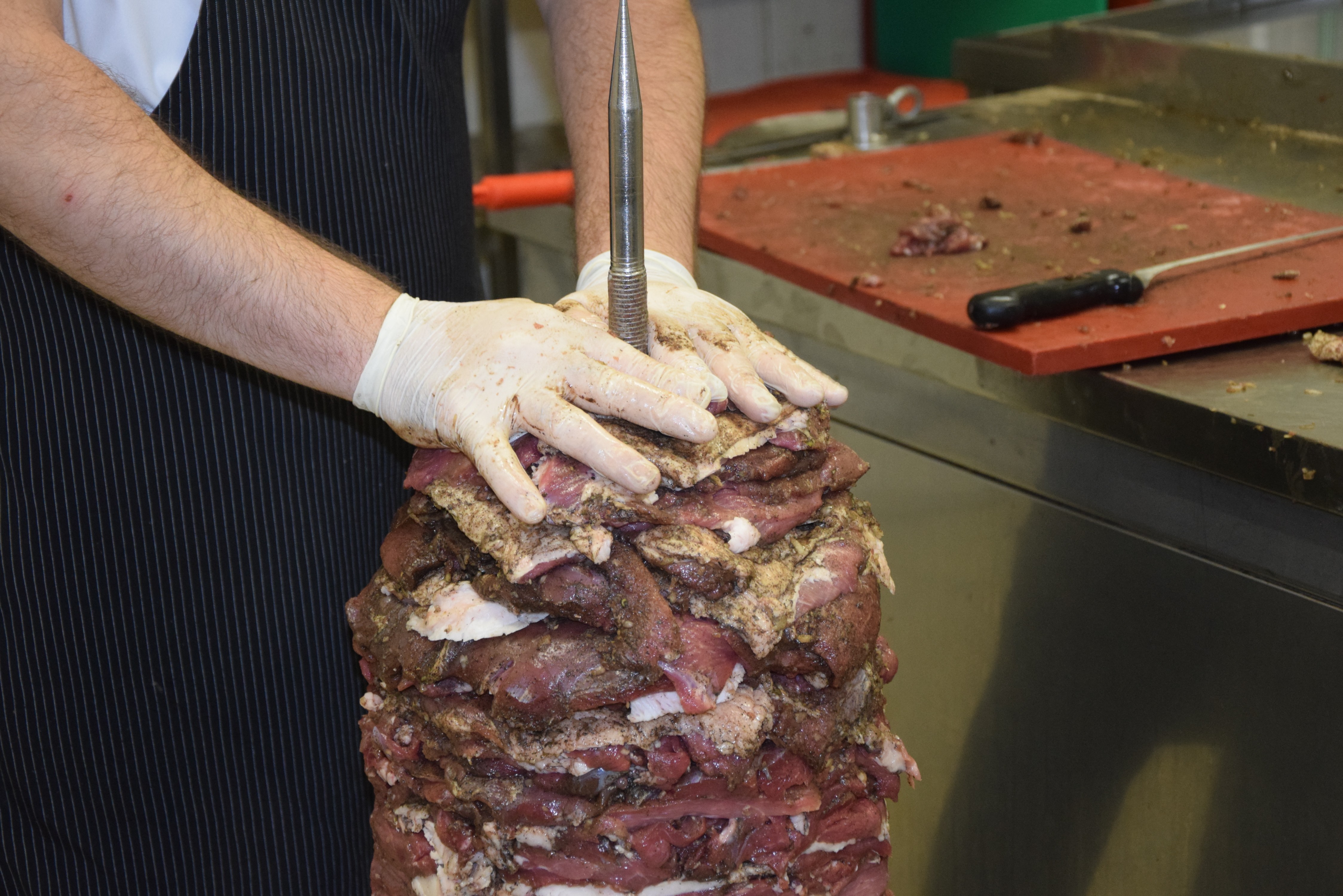 Bankacıyken hobi olarak başladı, Antalyalıları cağ kebabı lezzetiyle buluşturdu