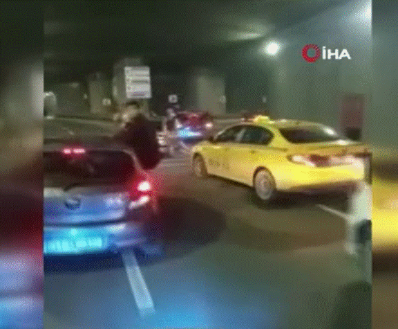 Asker uğurlamasında yol kapatıp drift yapan magandalar kamerada