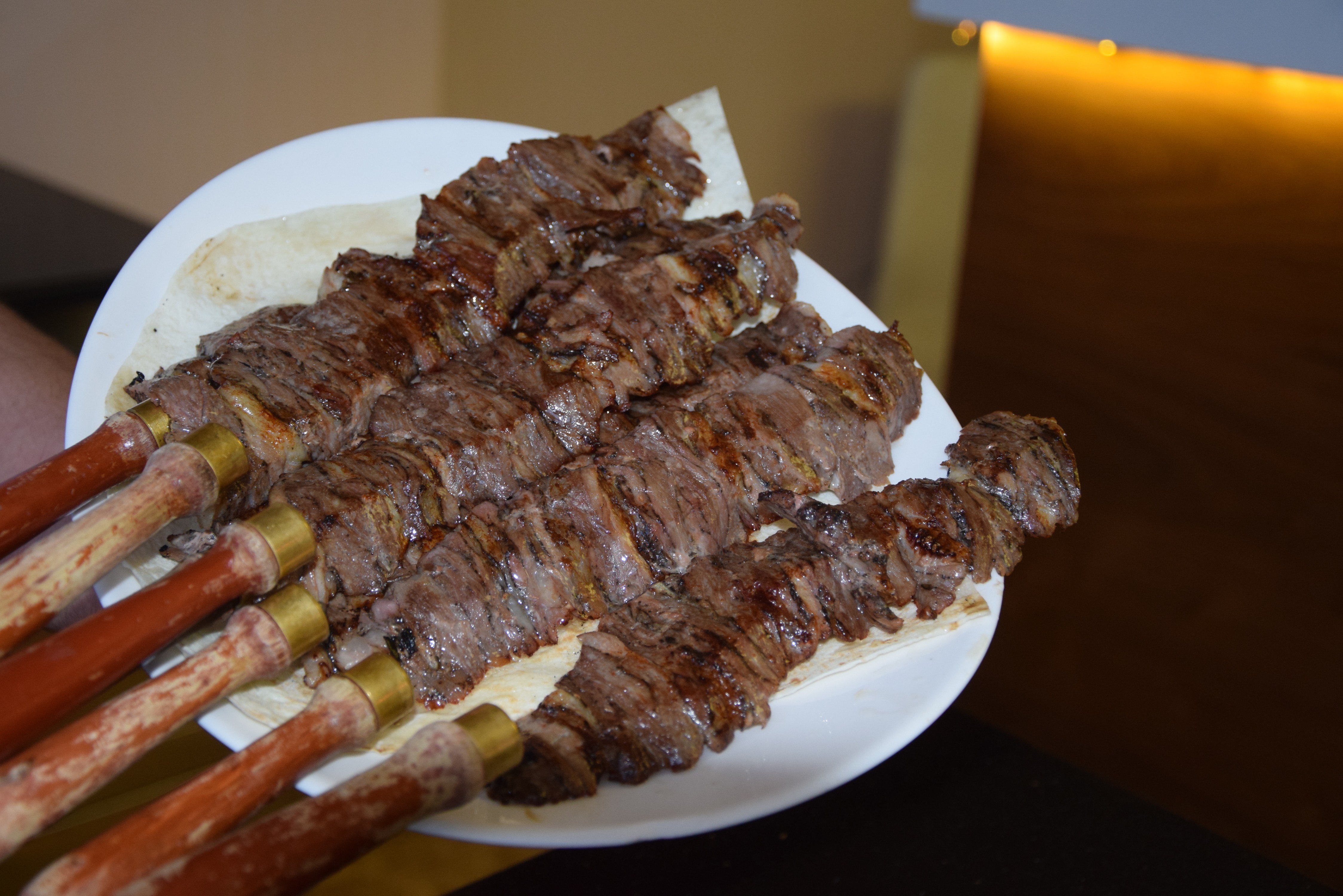 Bankacıyken hobi olarak başladı, Antalyalıları cağ kebabı lezzetiyle buluşturdu